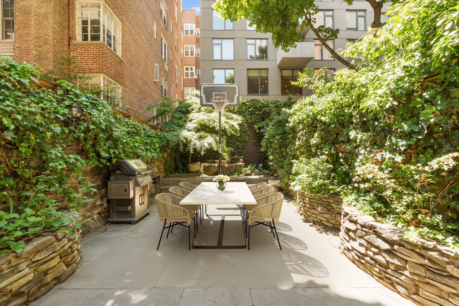 506 E 87TH Street