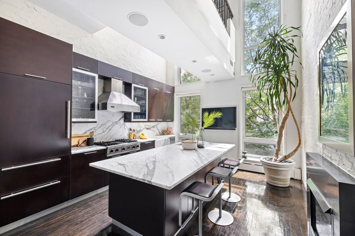 262 W 25TH Street 2