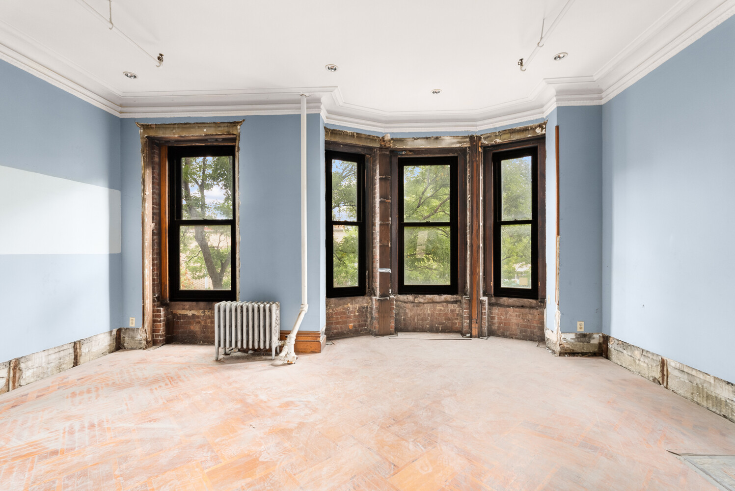 128 W 121ST Street