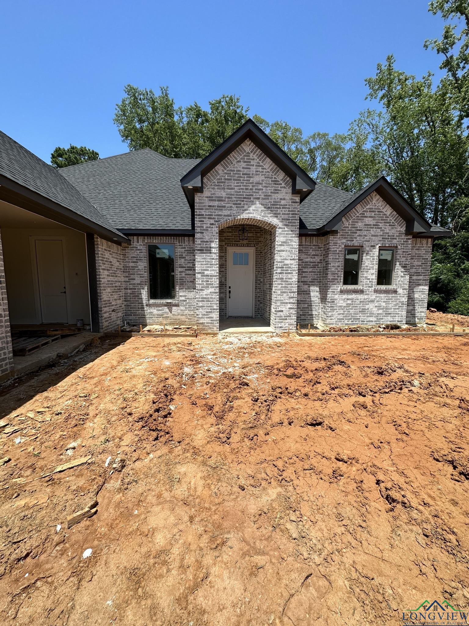 128 Saddle Brook Circle