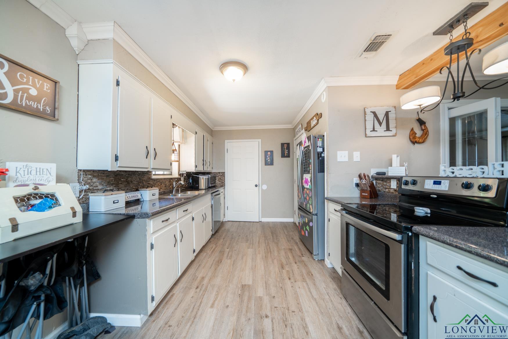 46 Christie Rd