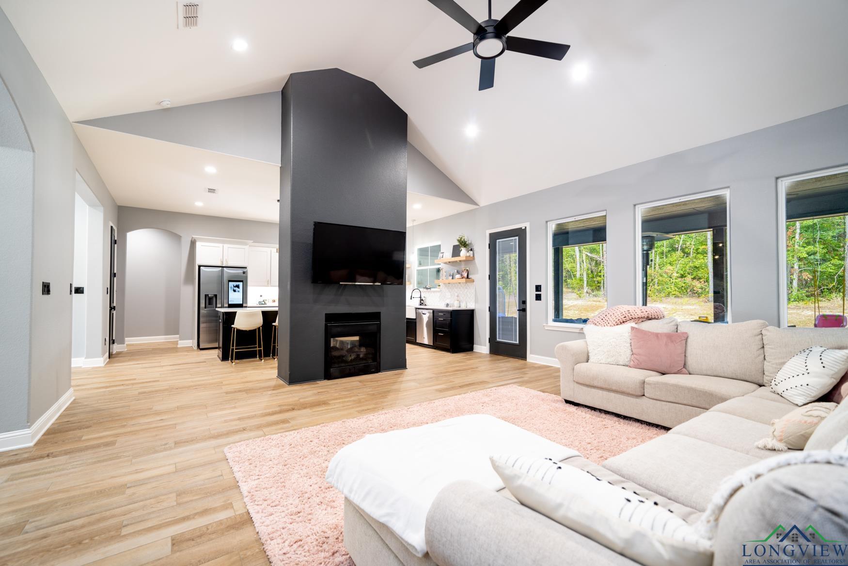 3270 Zinnia Rd