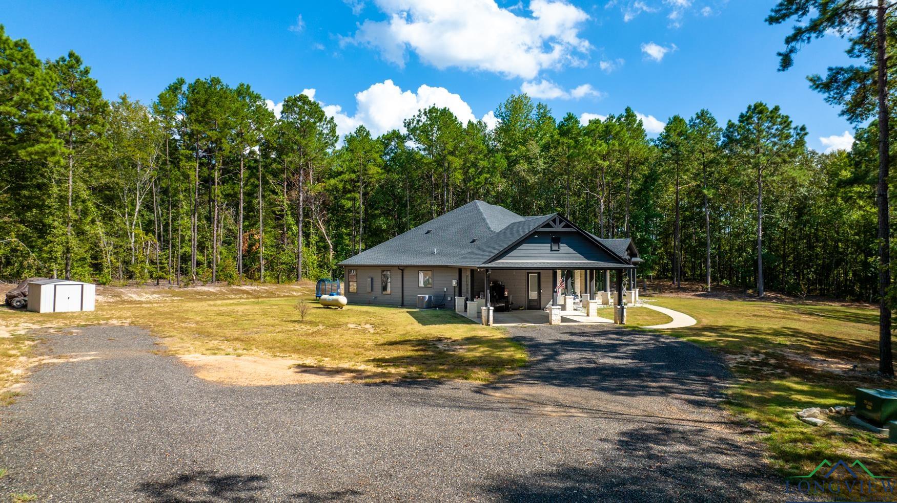 3270 Zinnia Rd