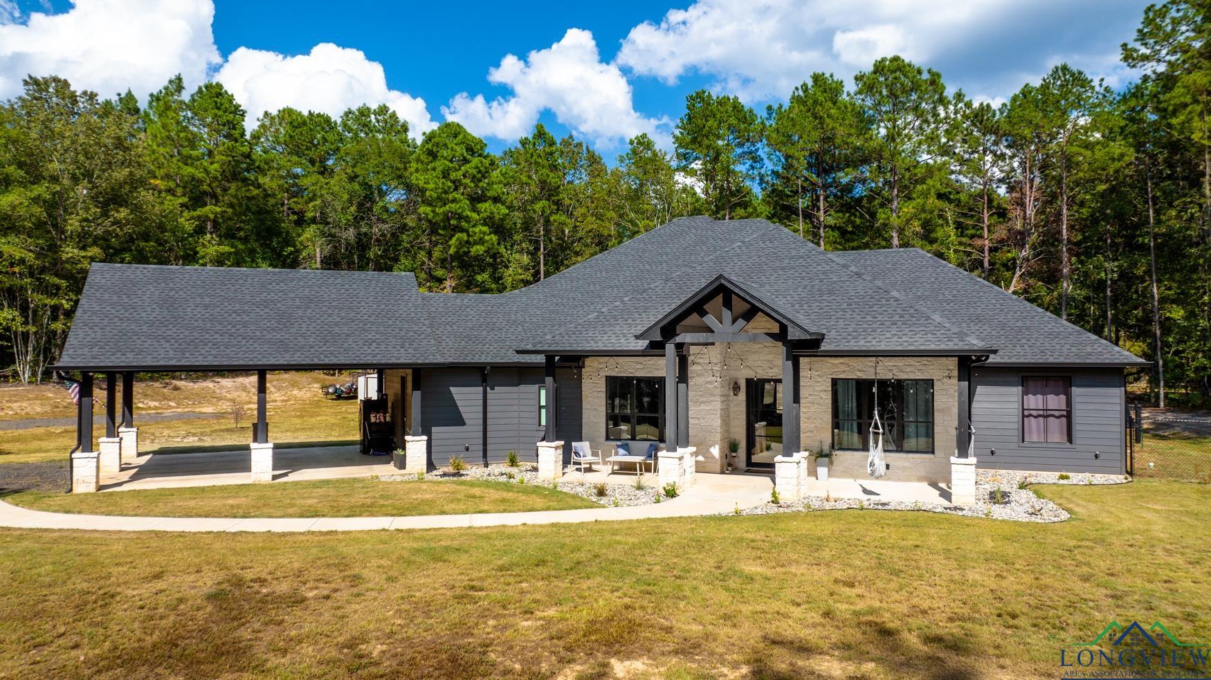 3270 Zinnia Rd