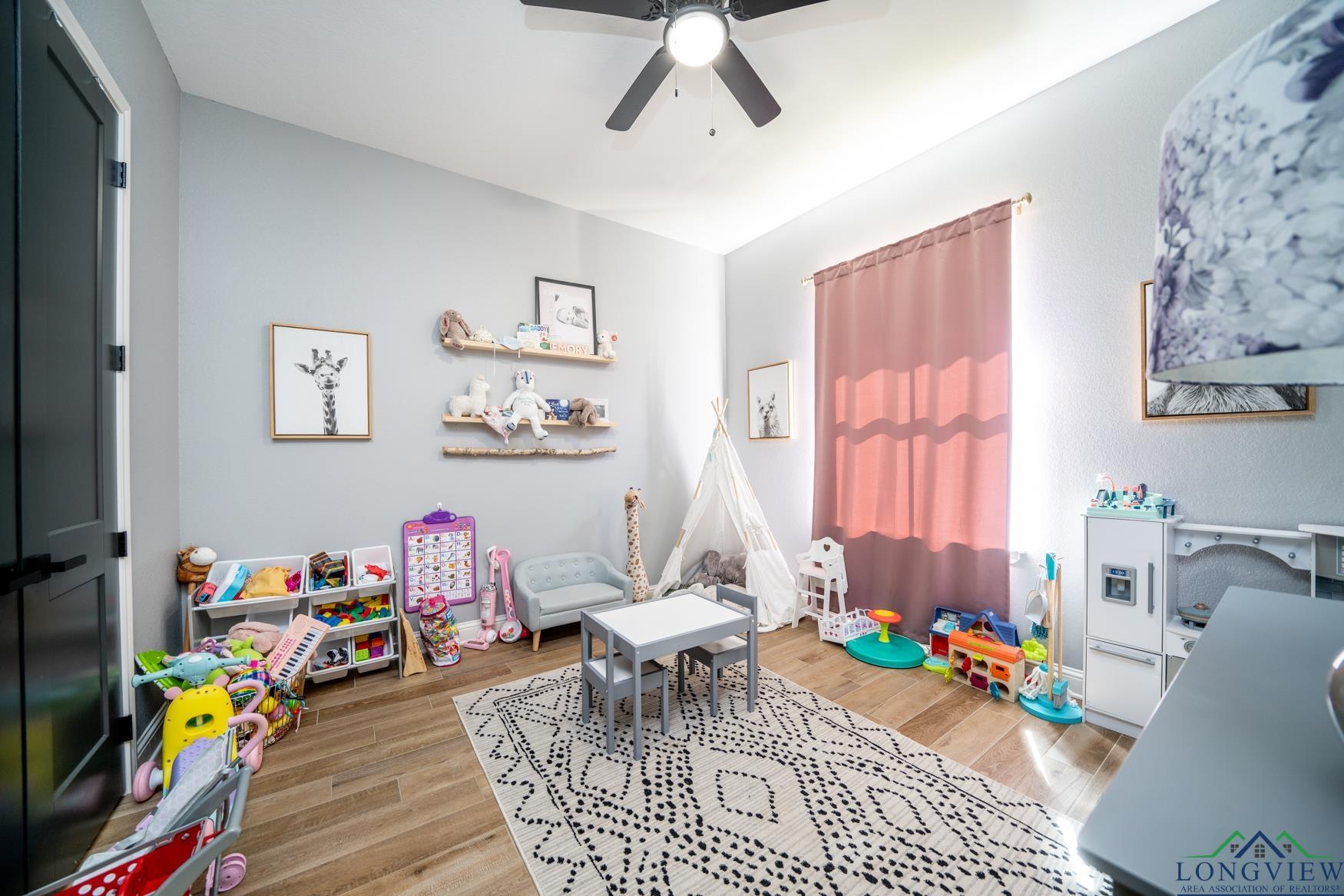 3270 Zinnia Rd