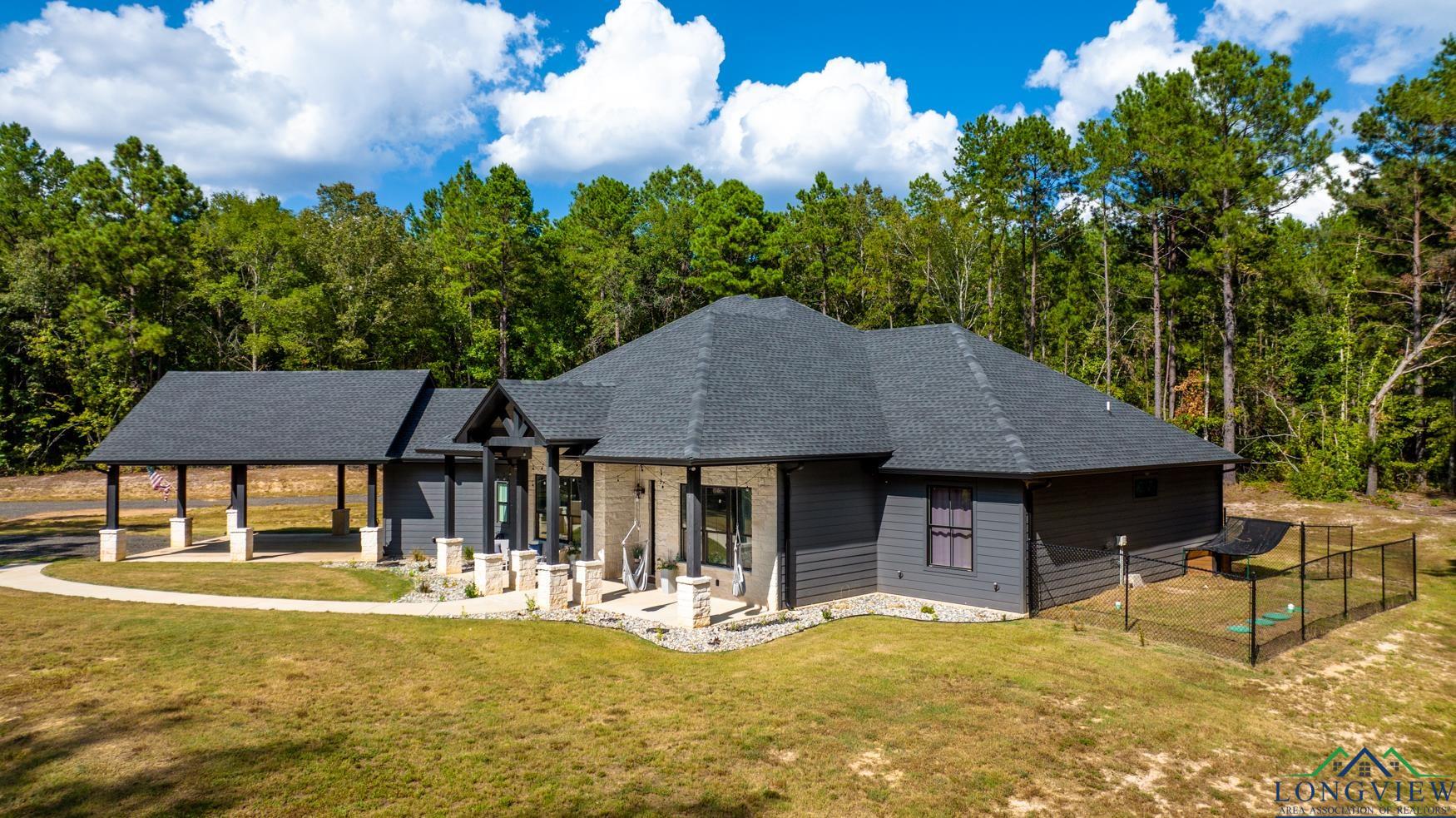 3270 Zinnia Rd