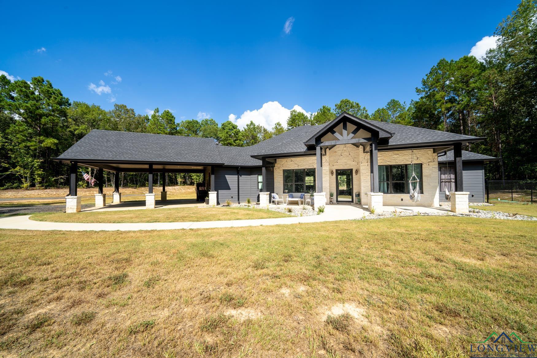 3270 Zinnia Rd