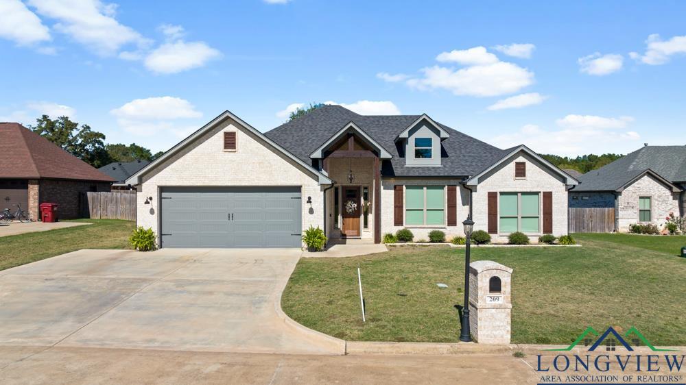 209 Lafoy Lane