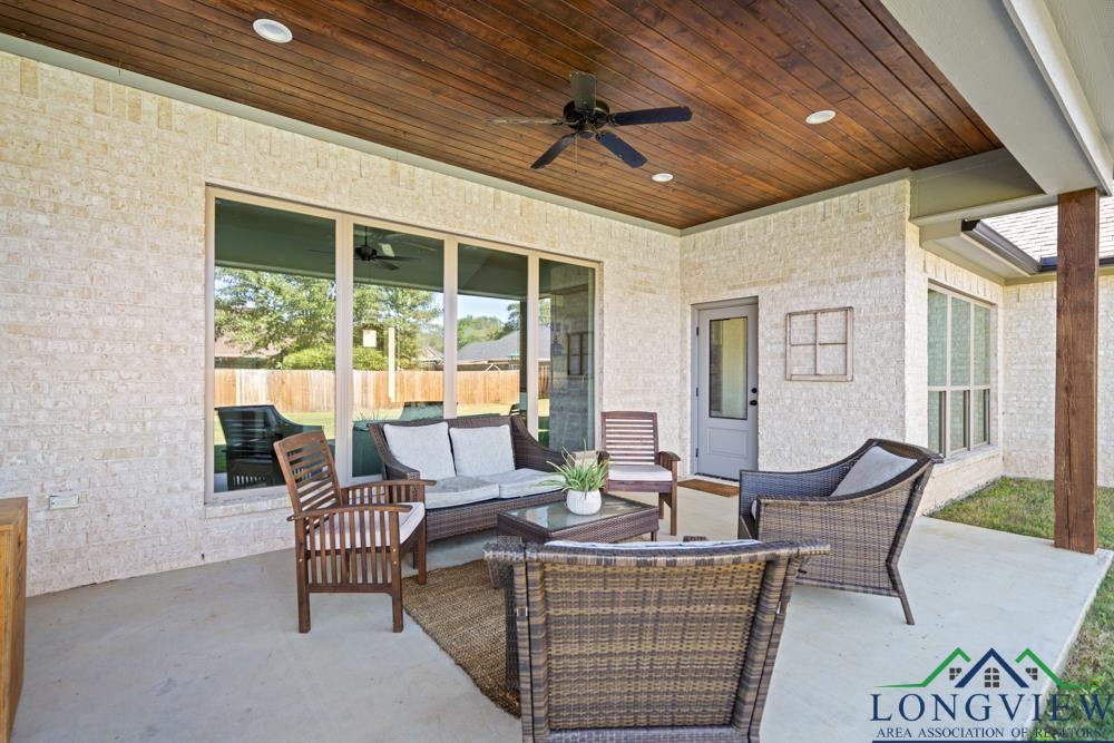 209 Lafoy Lane