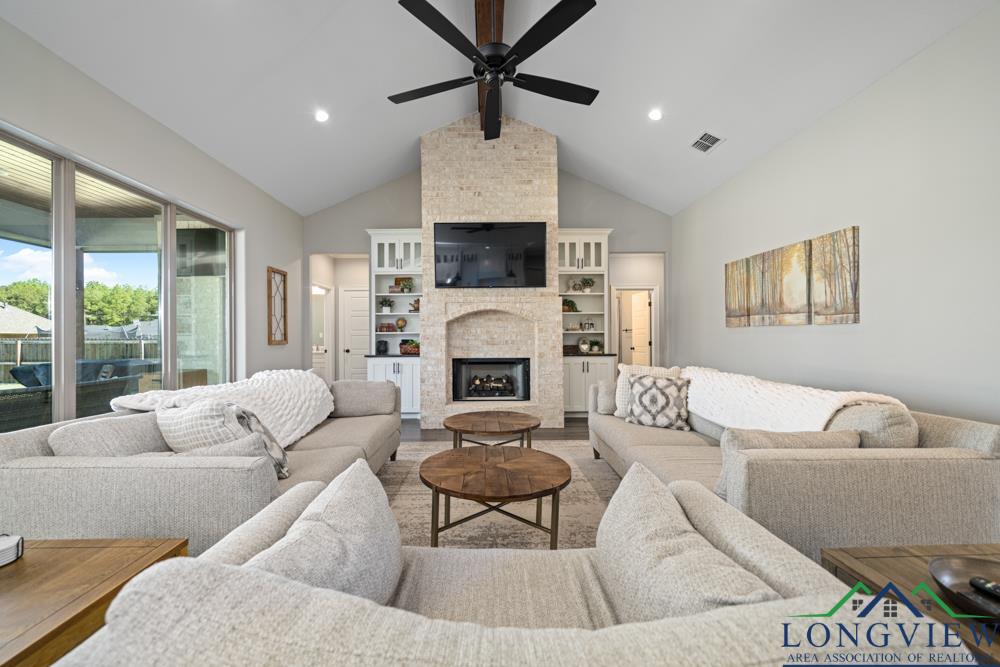 209 Lafoy Lane
