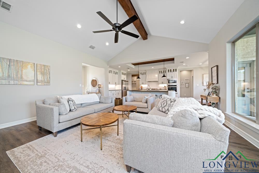 209 Lafoy Lane