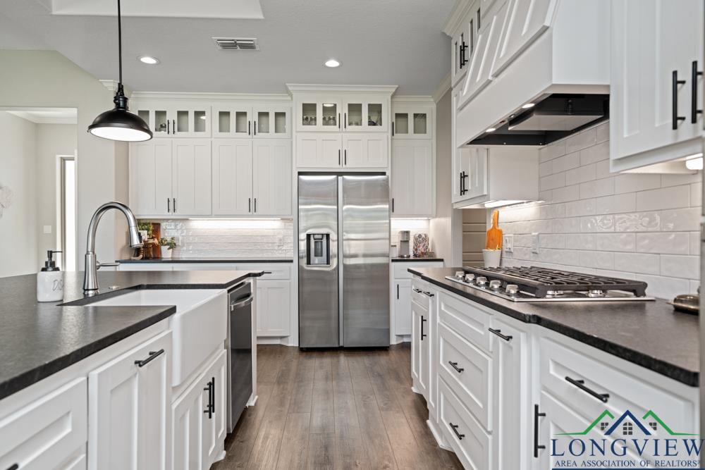 209 Lafoy Lane