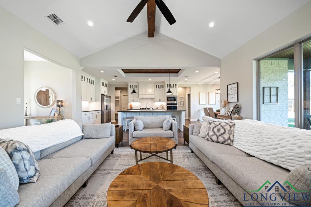 209 Lafoy Lane