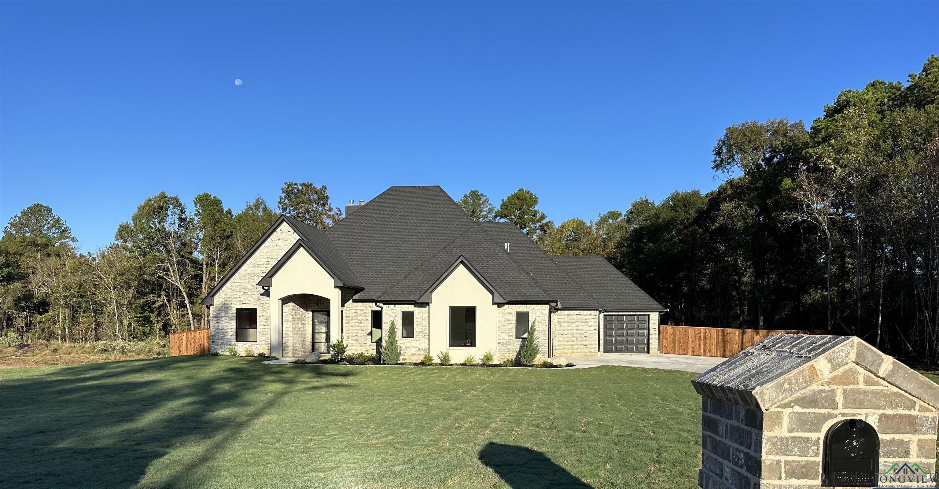 225 Thorn Briar
