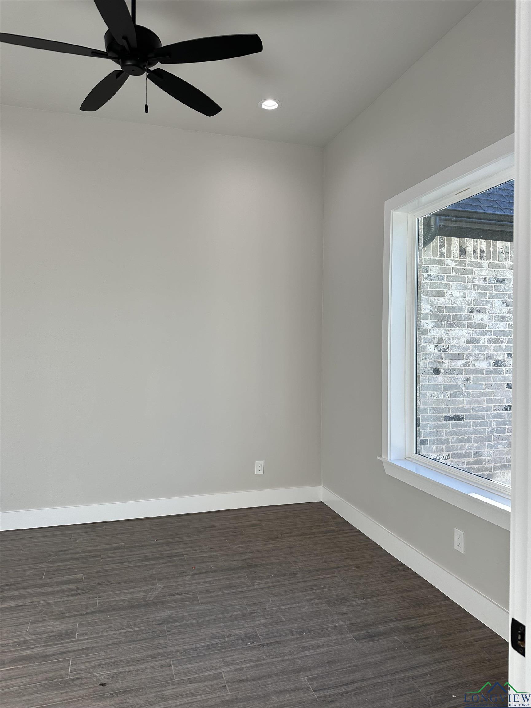 225 Thorn Briar