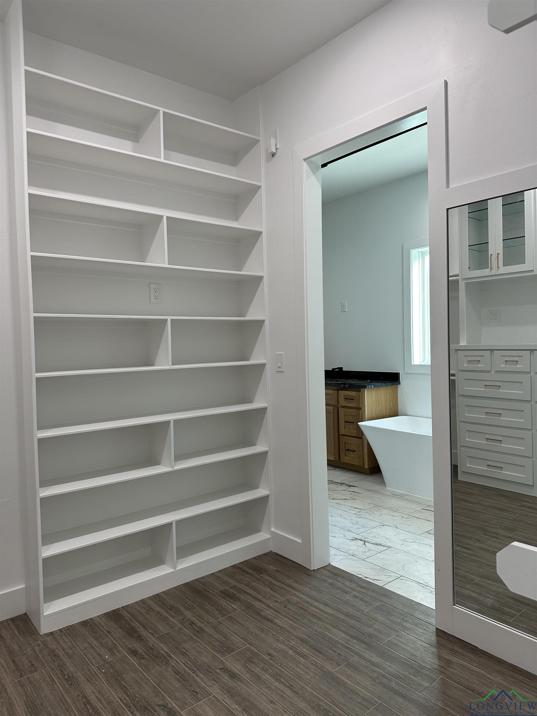 225 Thorn Briar