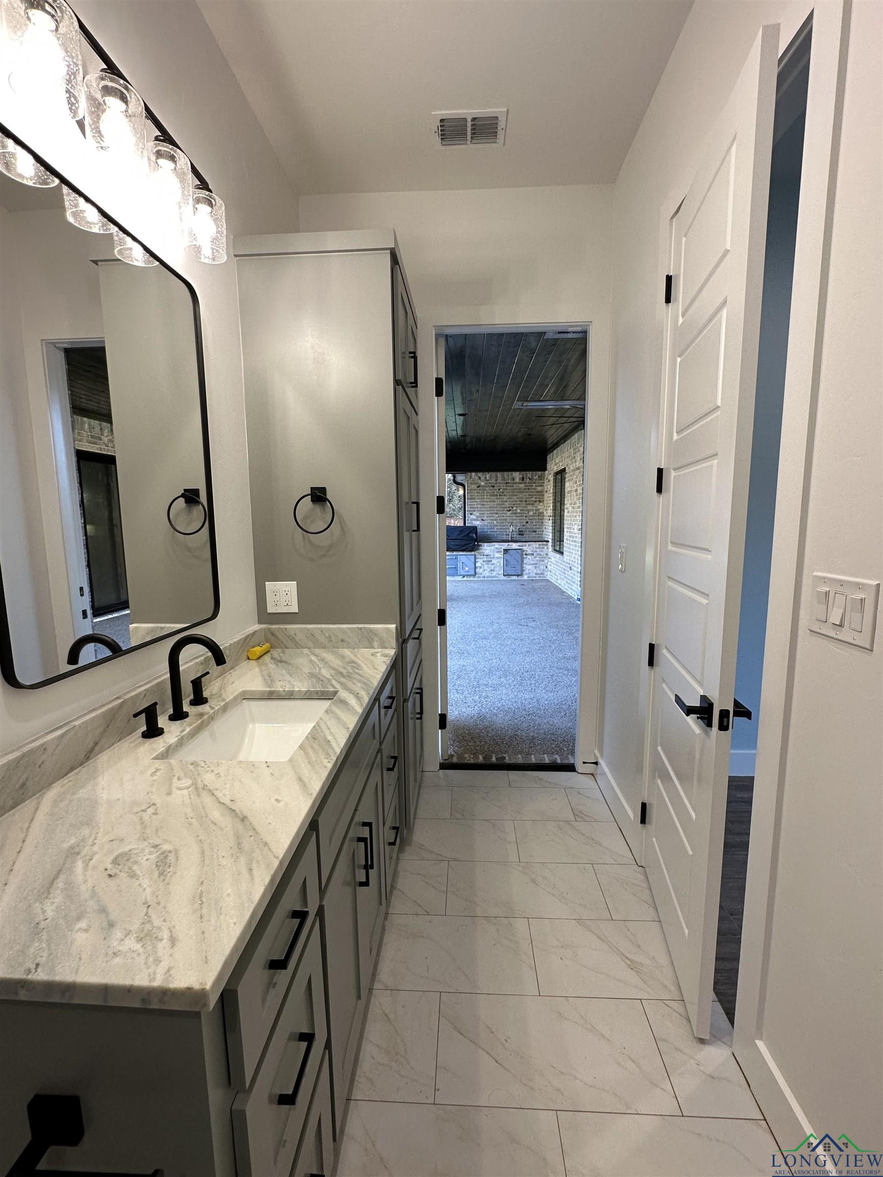 225 Thorn Briar