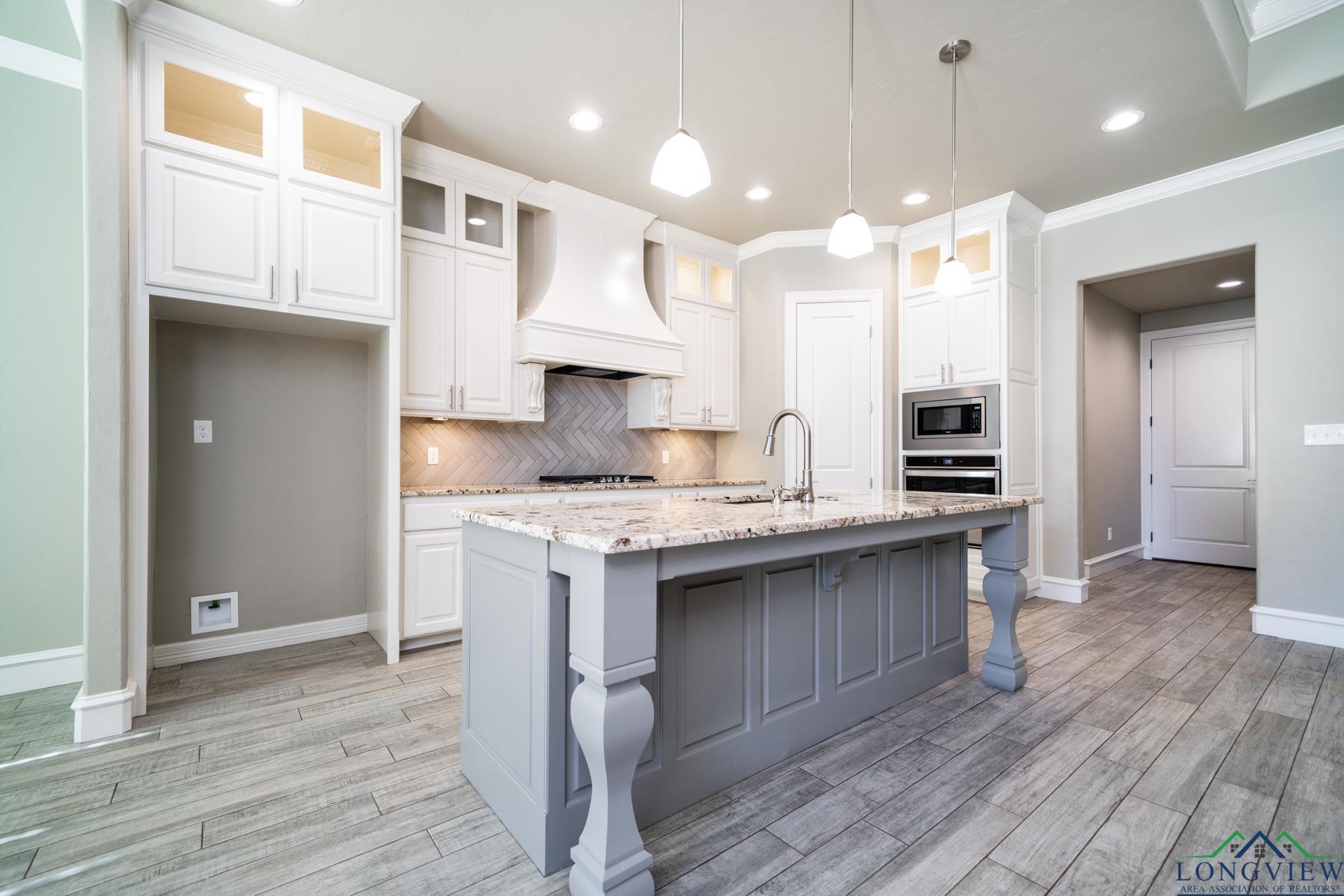 4028 Hidden Hills Cir