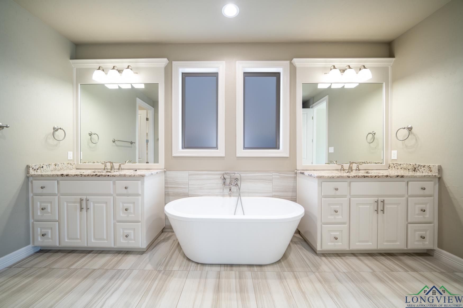 4028 Hidden Hills Cir