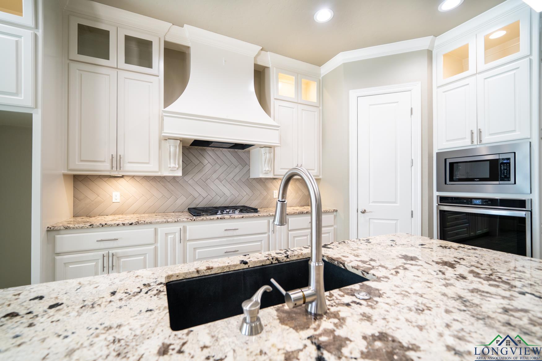 4028 Hidden Hills Cir