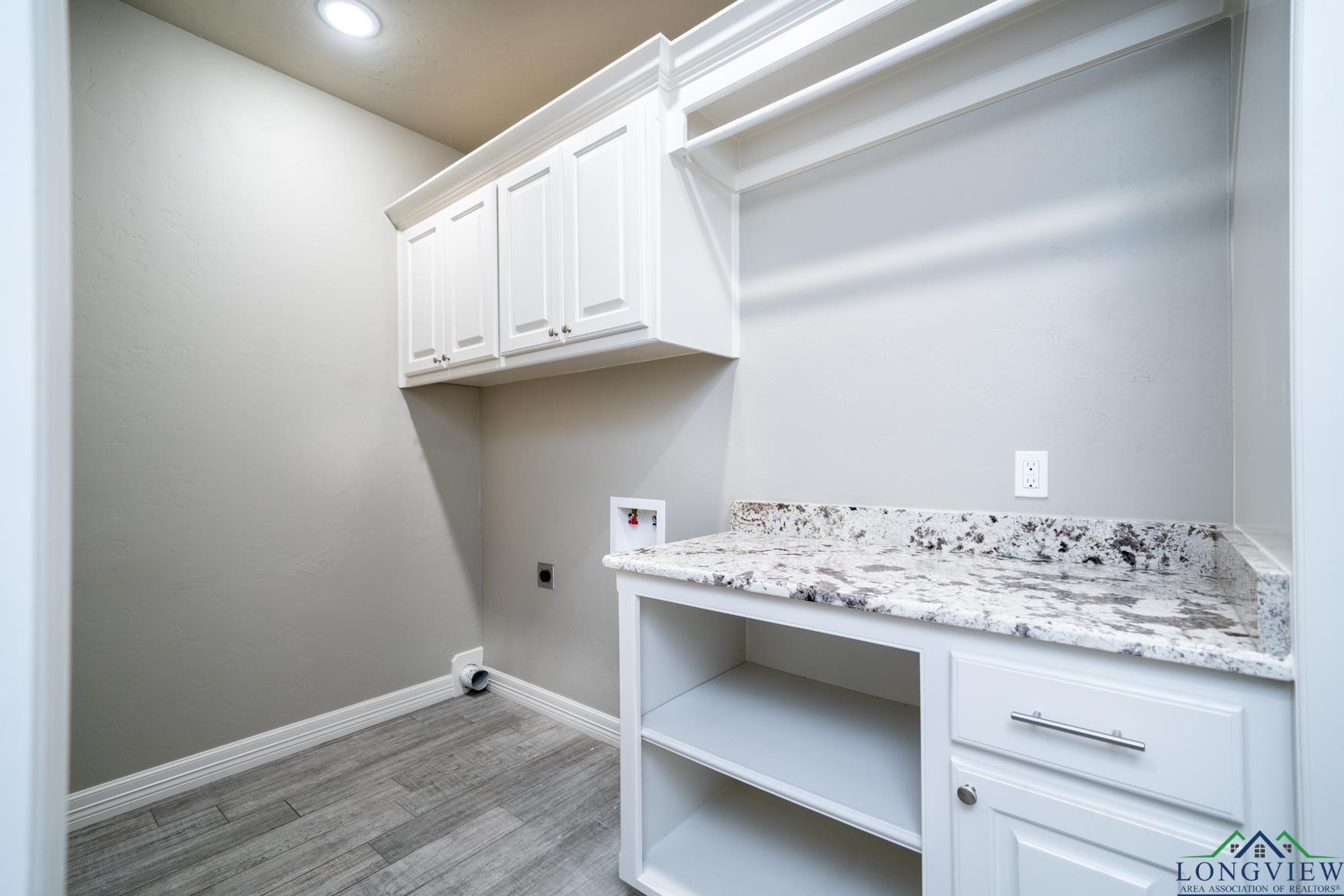 4028 Hidden Hills Cir