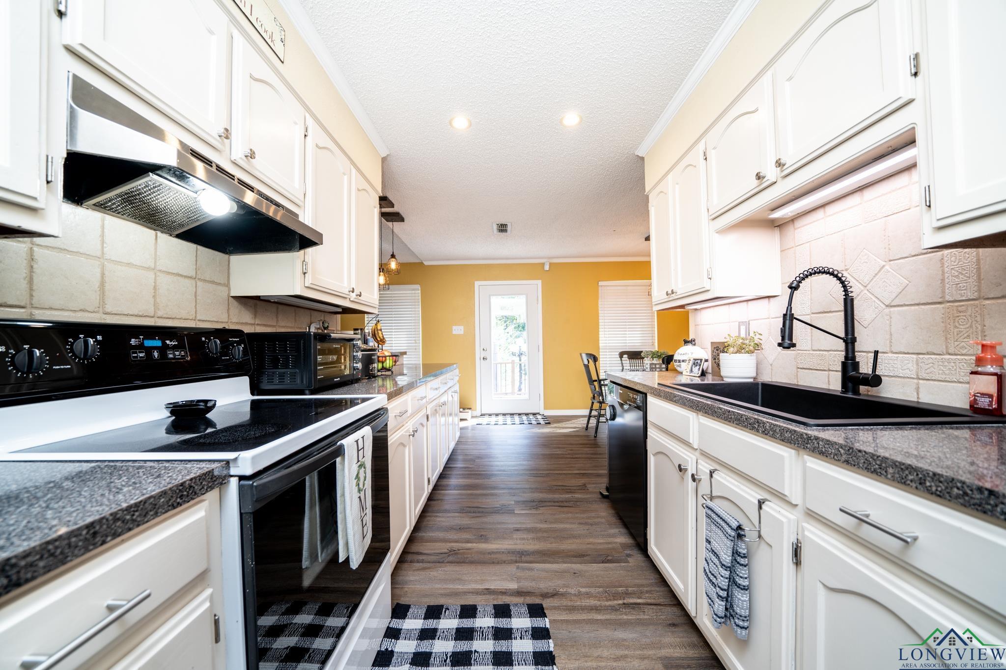 118 E LITTLEJOHN