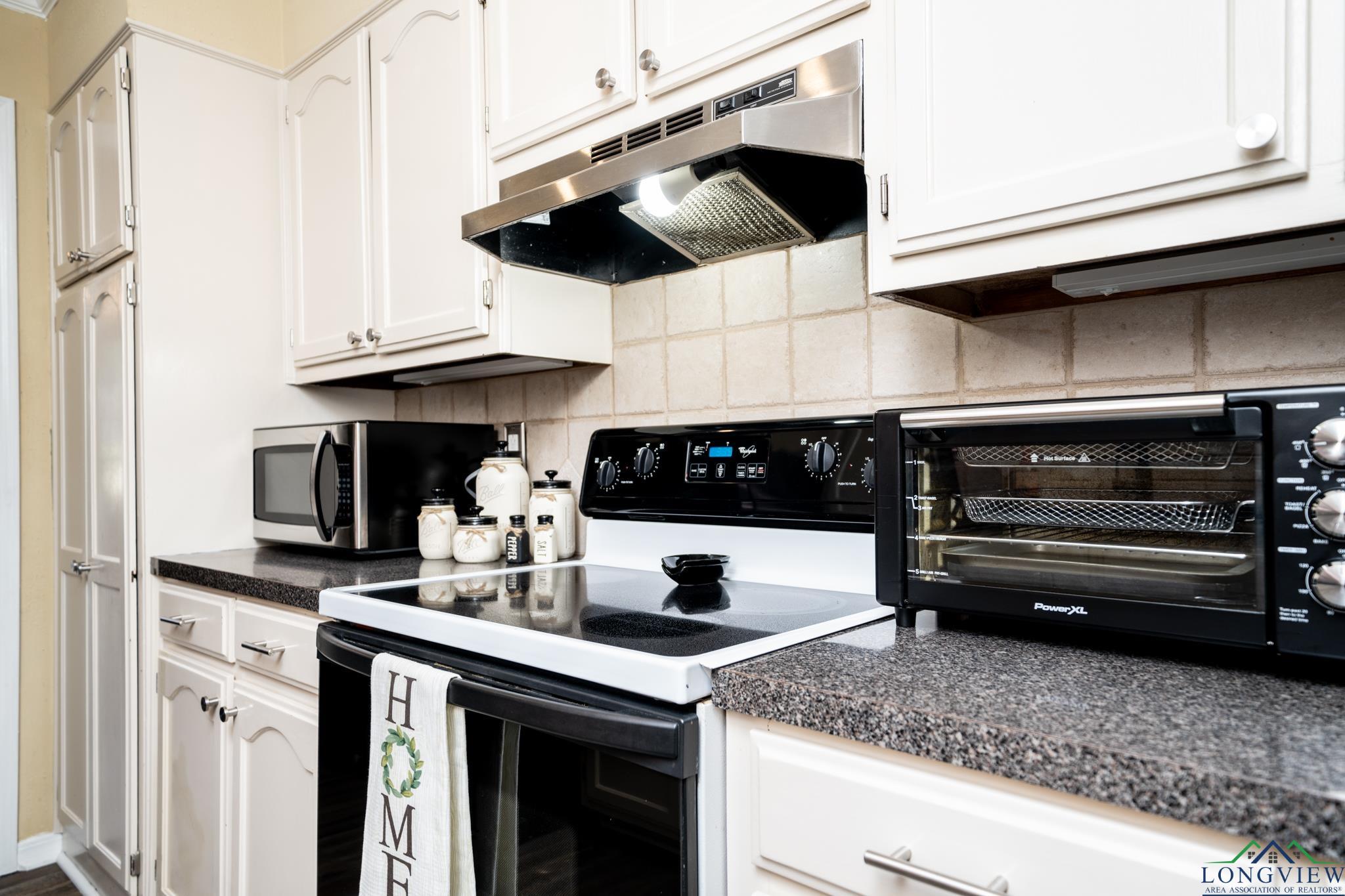 118 E LITTLEJOHN