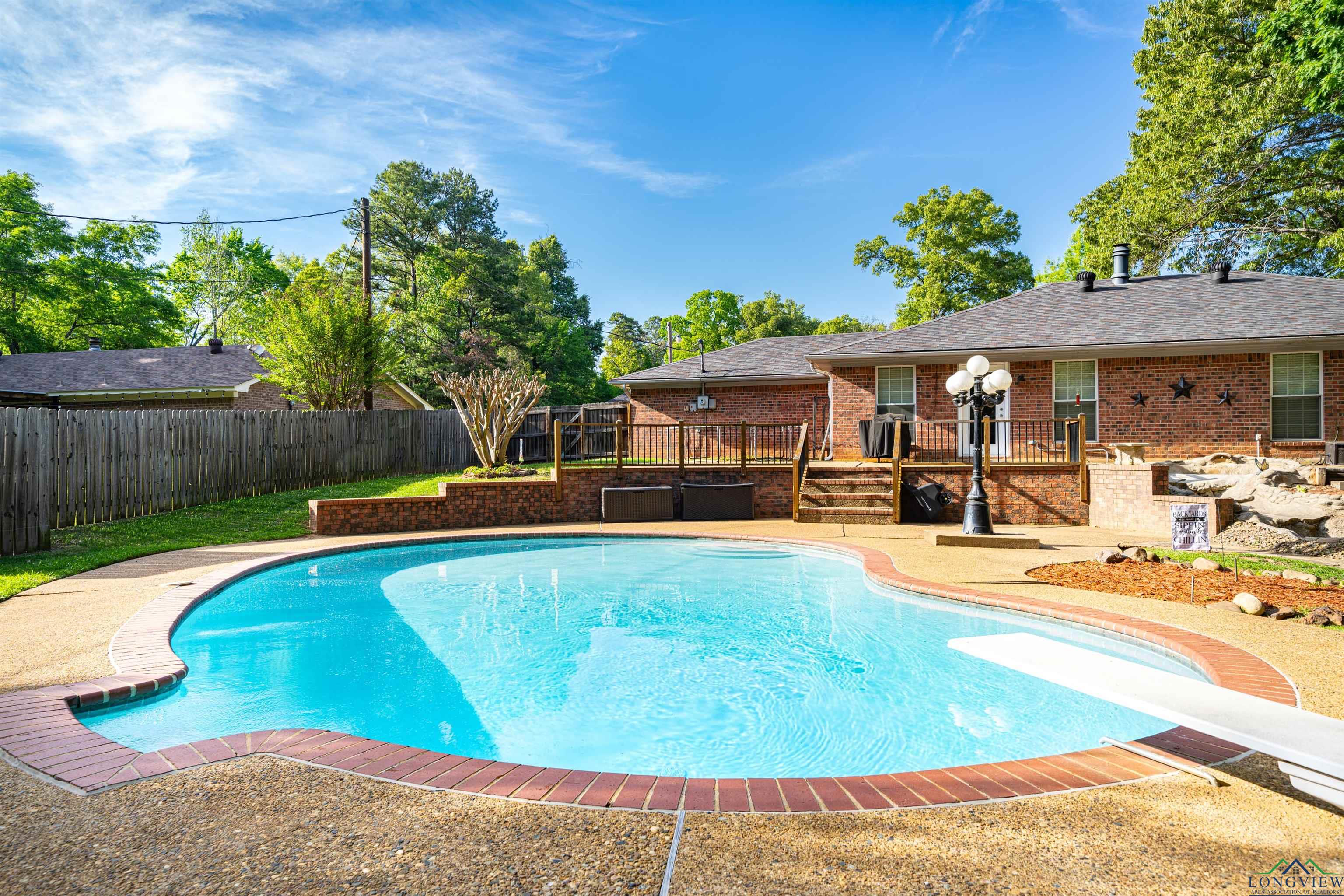 118 E LITTLEJOHN