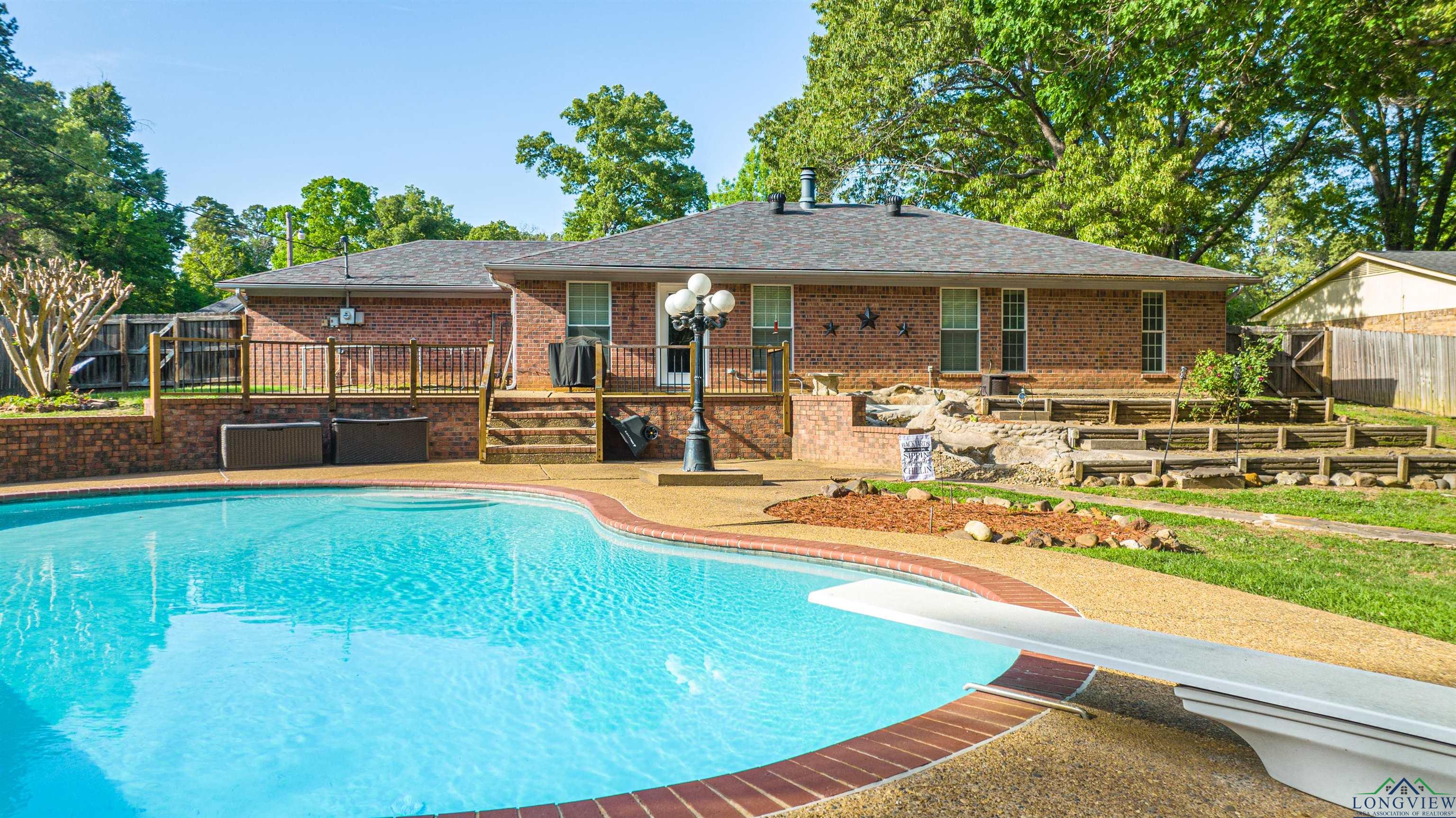 118 E LITTLEJOHN