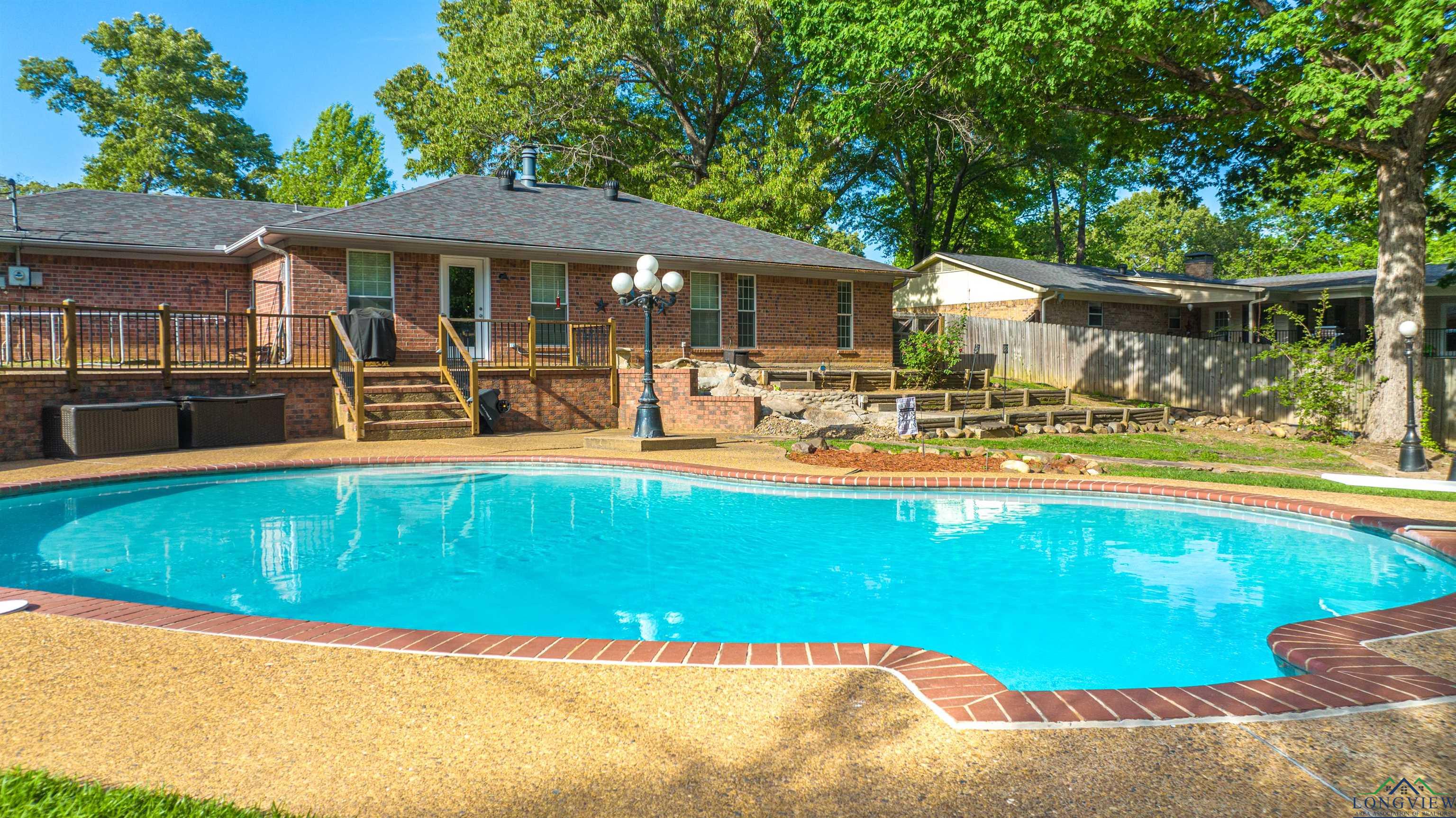 118 E LITTLEJOHN