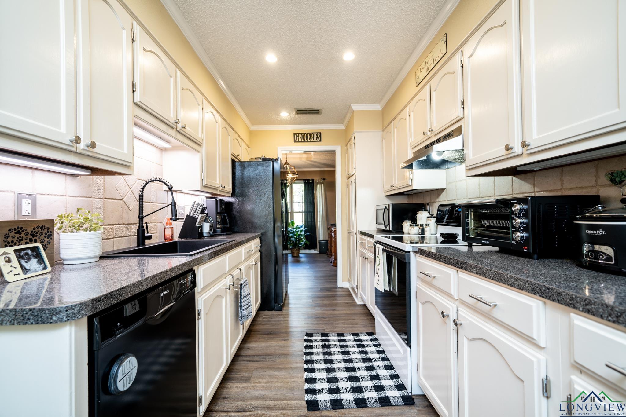 118 E LITTLEJOHN