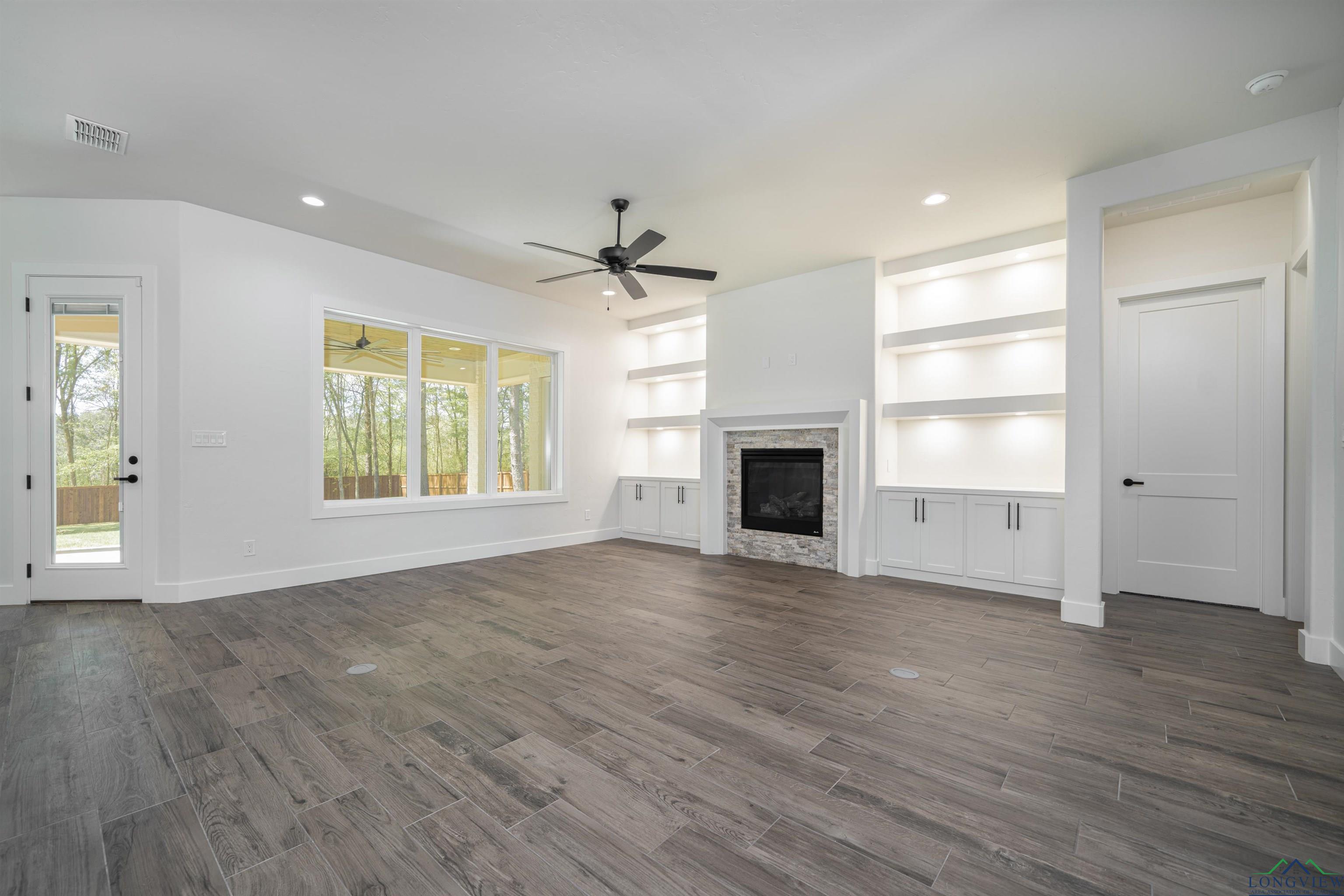 105 Thorn Briar