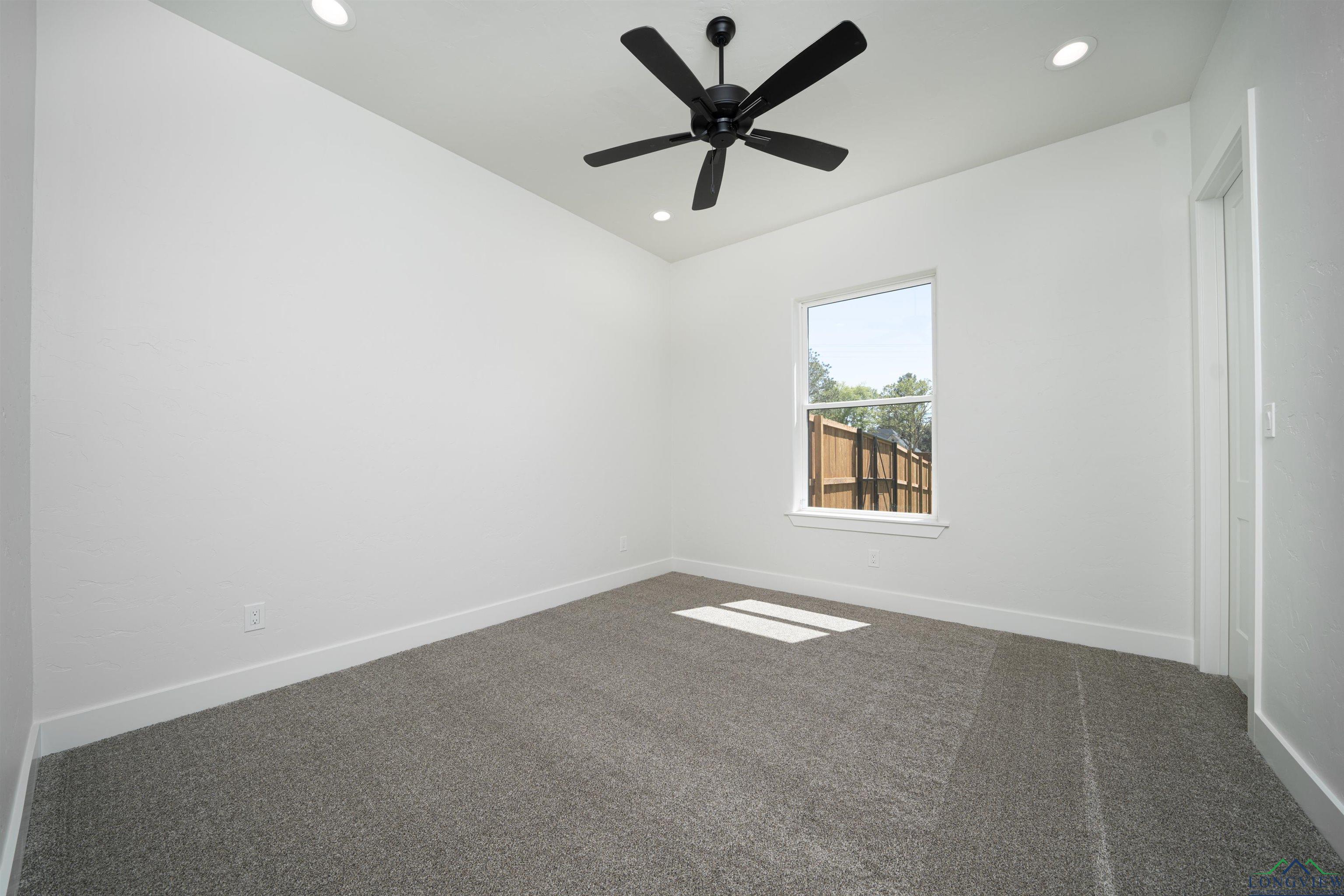 105 Thorn Briar