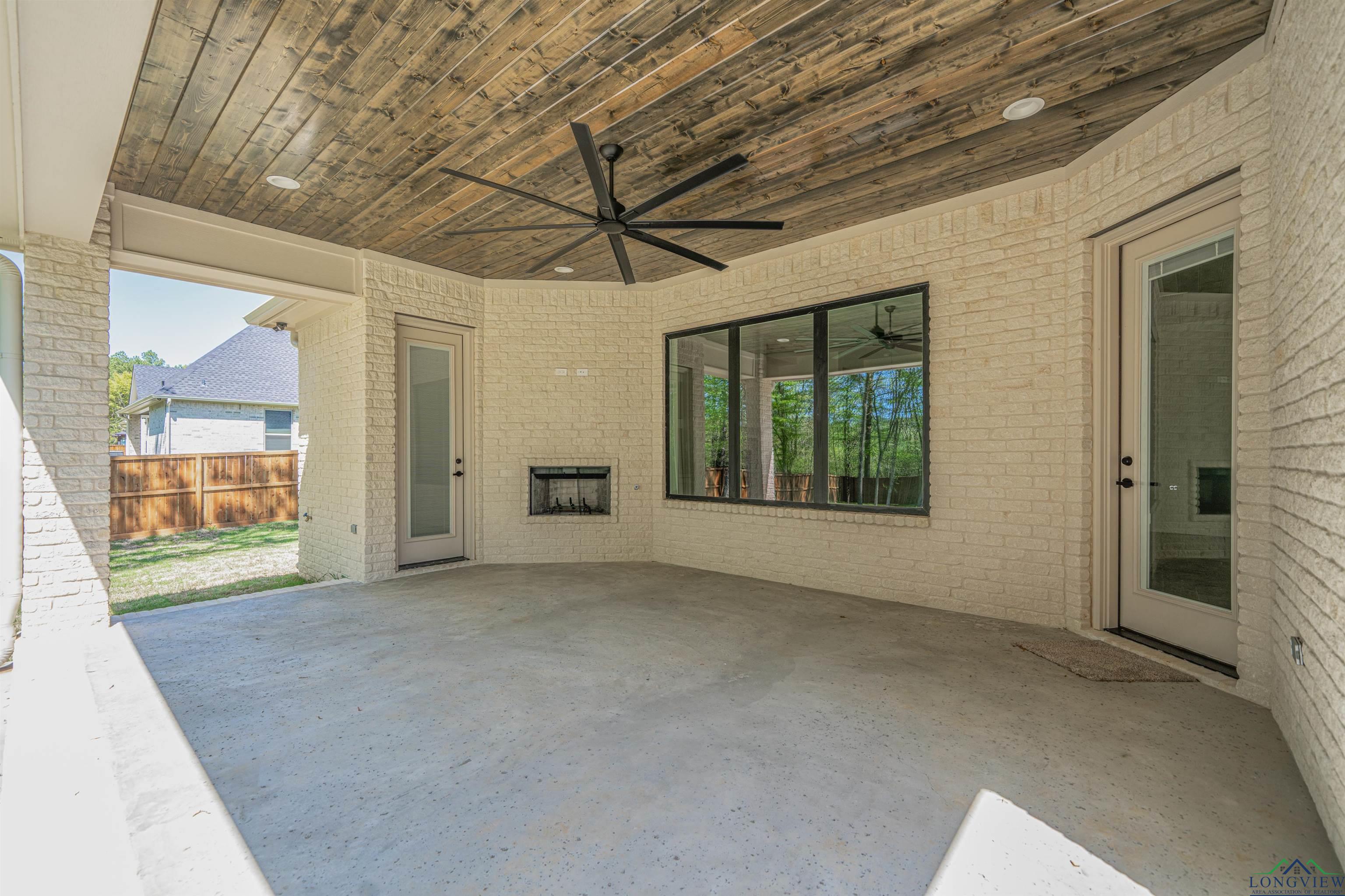 105 Thorn Briar