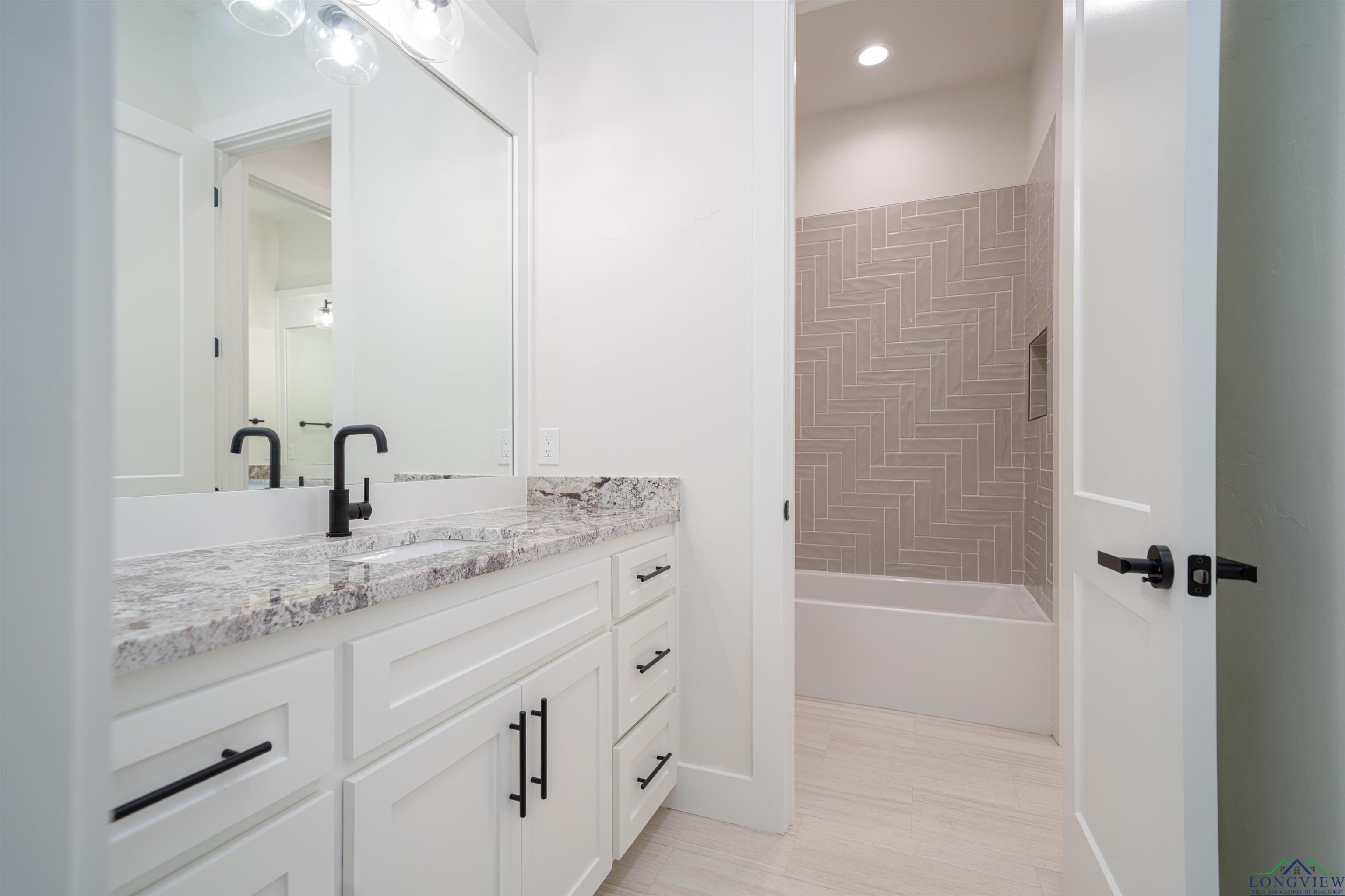 105 Thorn Briar
