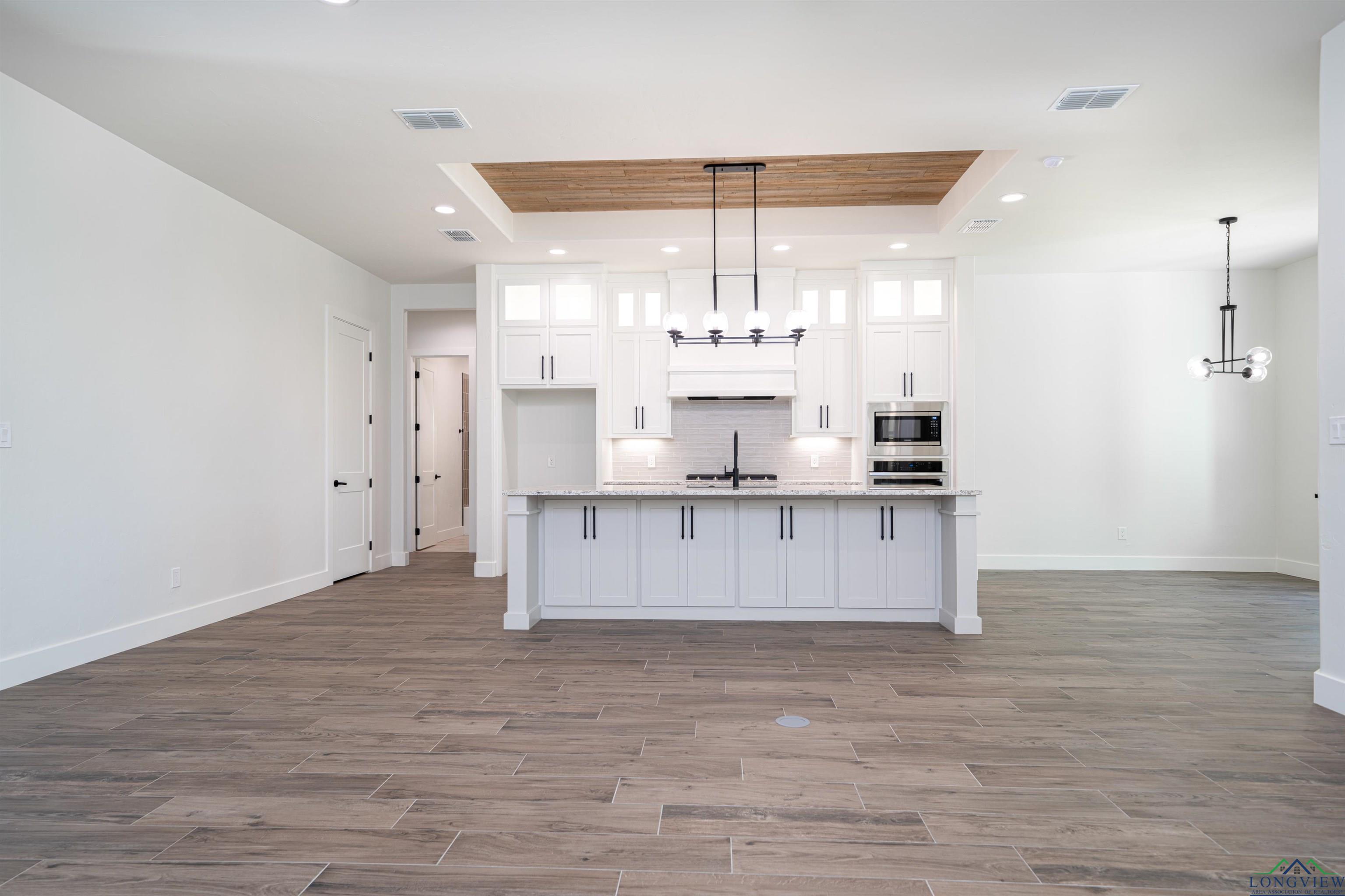 105 Thorn Briar