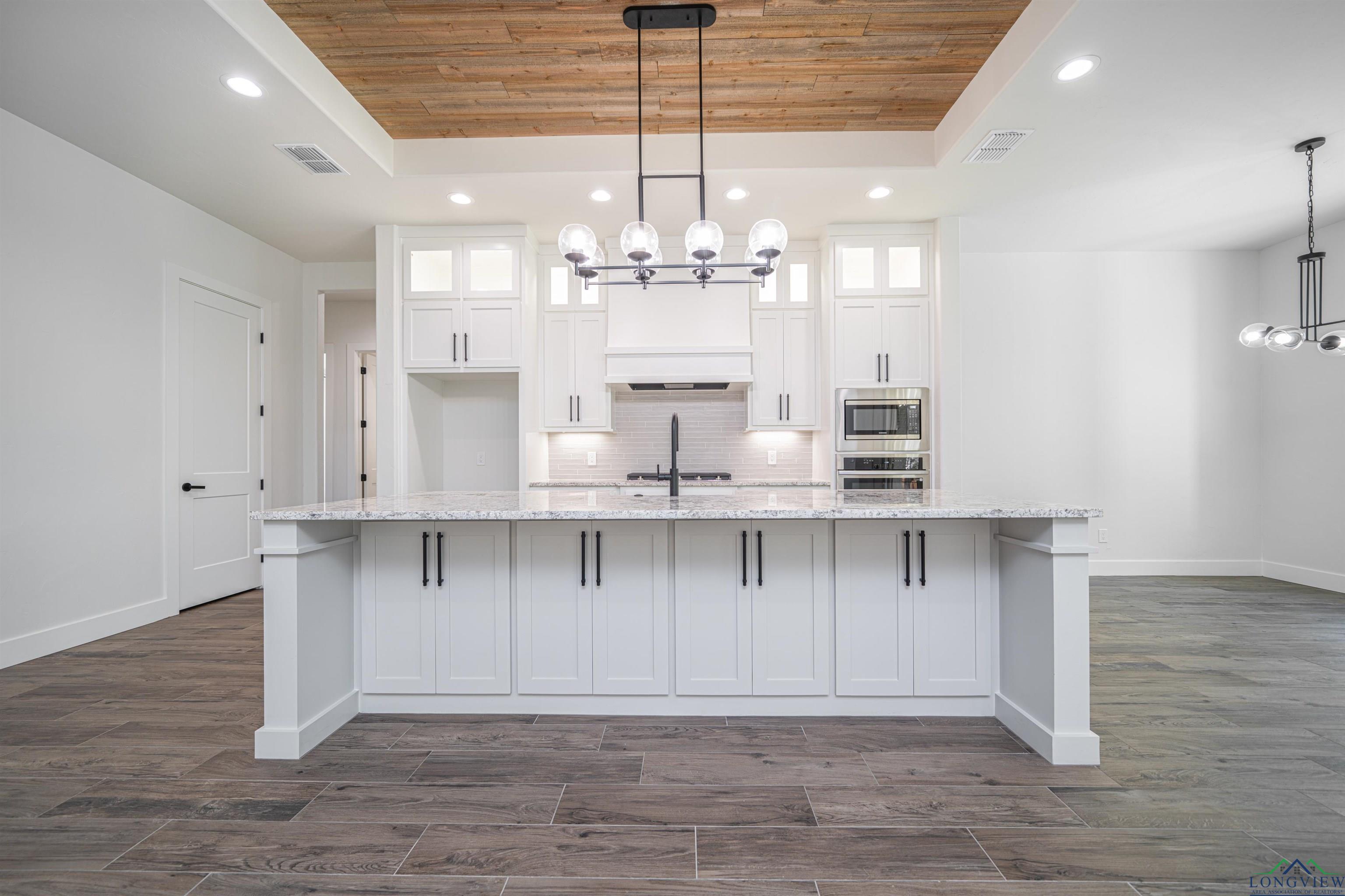 105 Thorn Briar