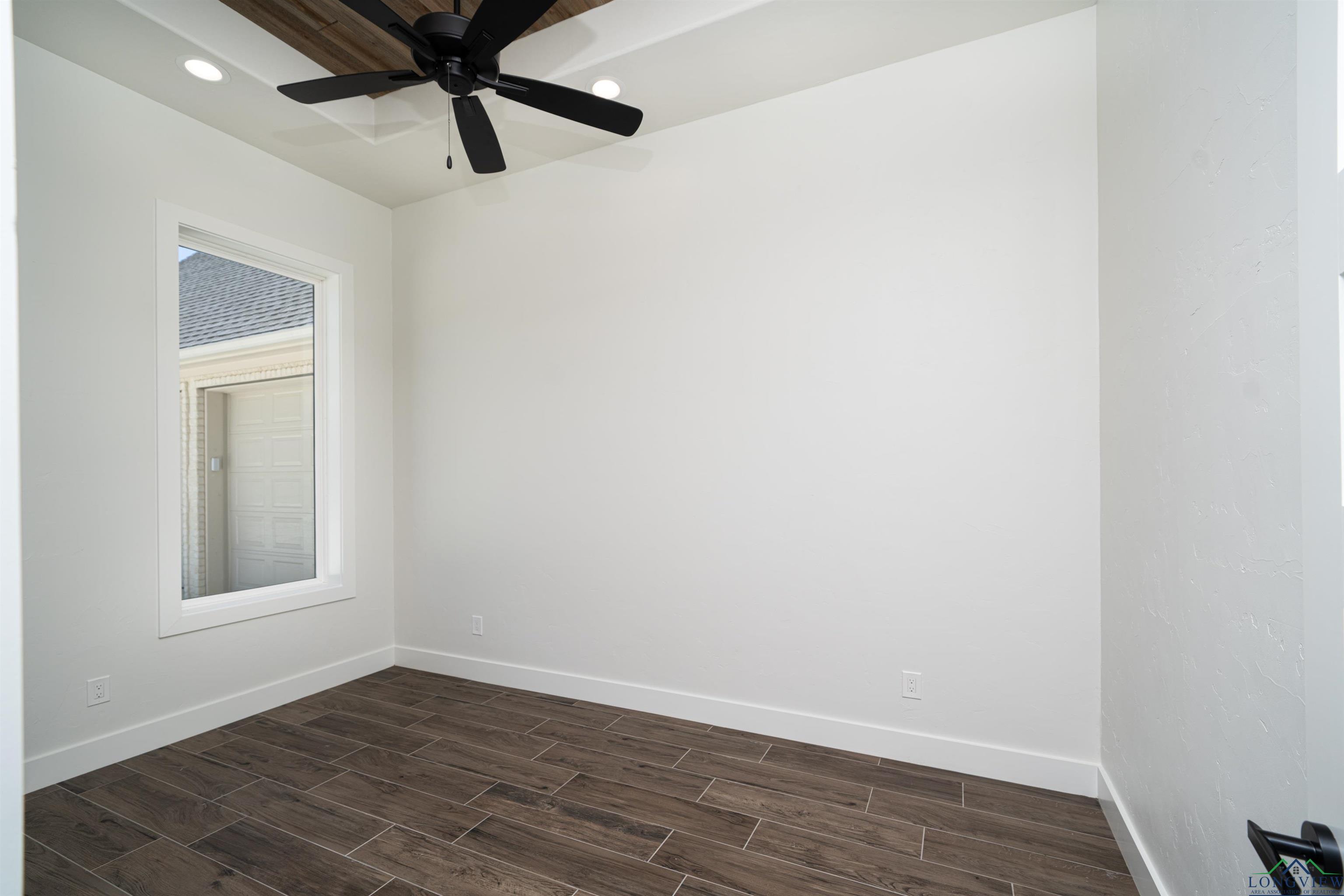 105 Thorn Briar