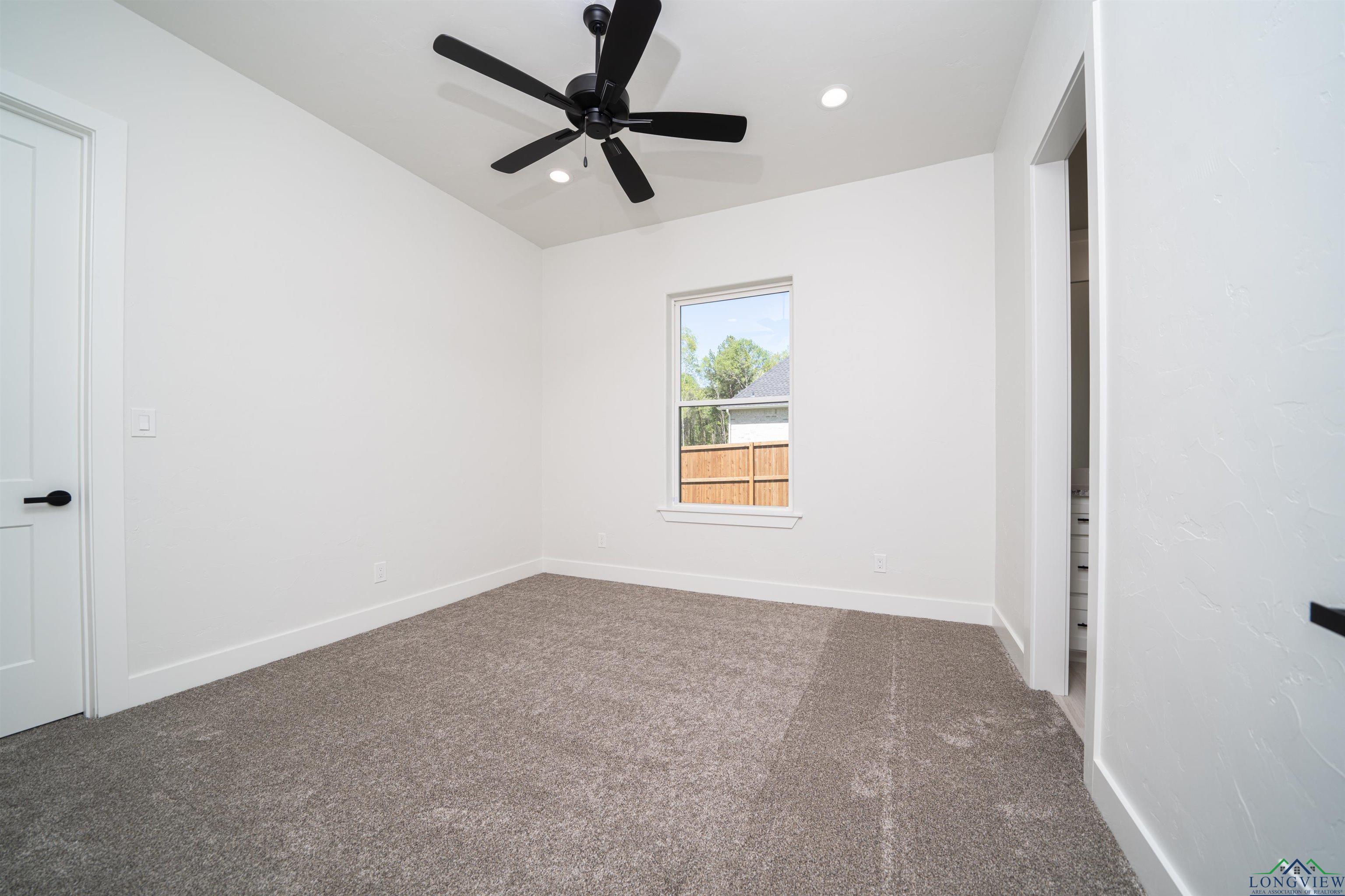 105 Thorn Briar