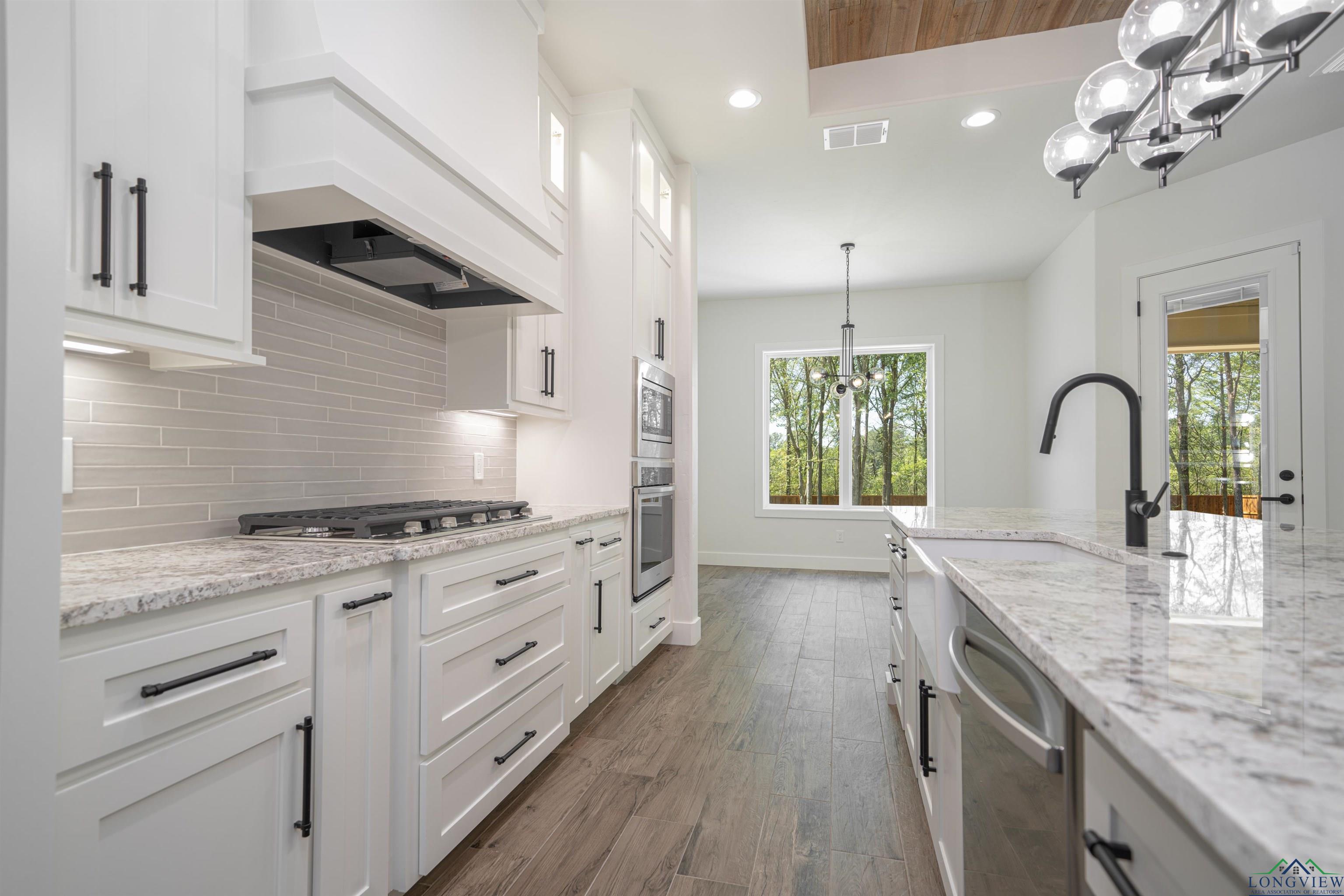105 Thorn Briar
