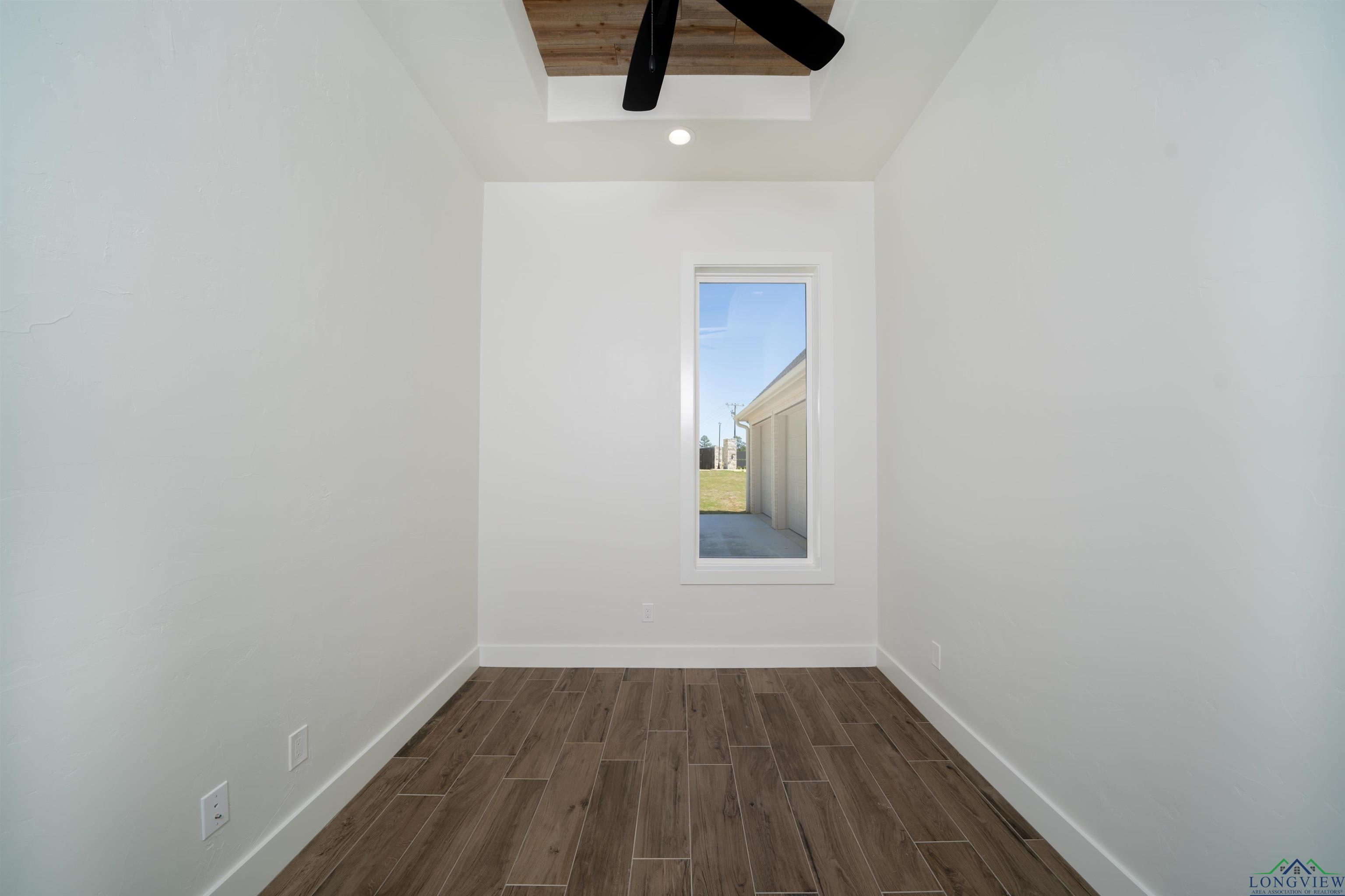 105 Thorn Briar