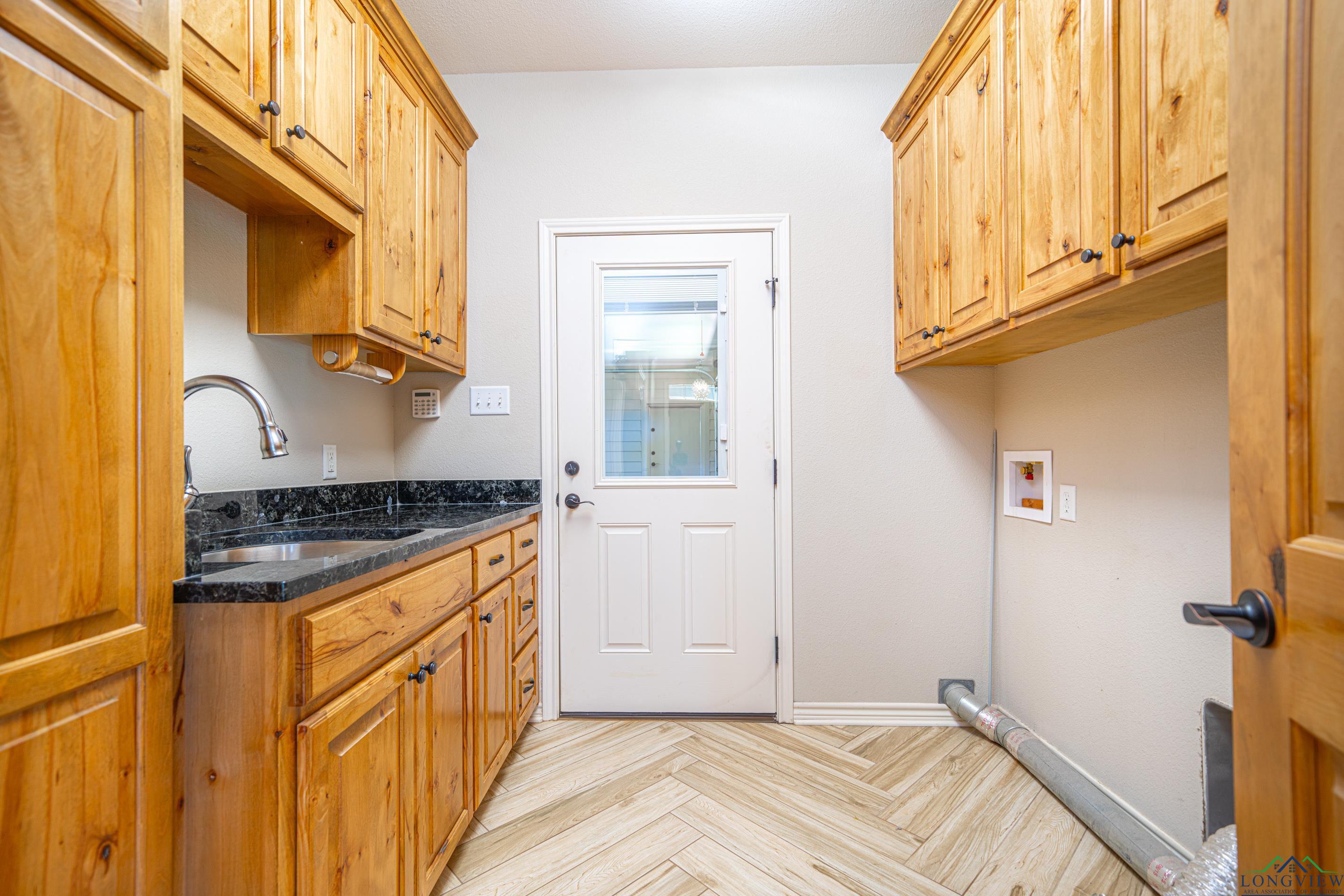 317 Deerfield Rd West