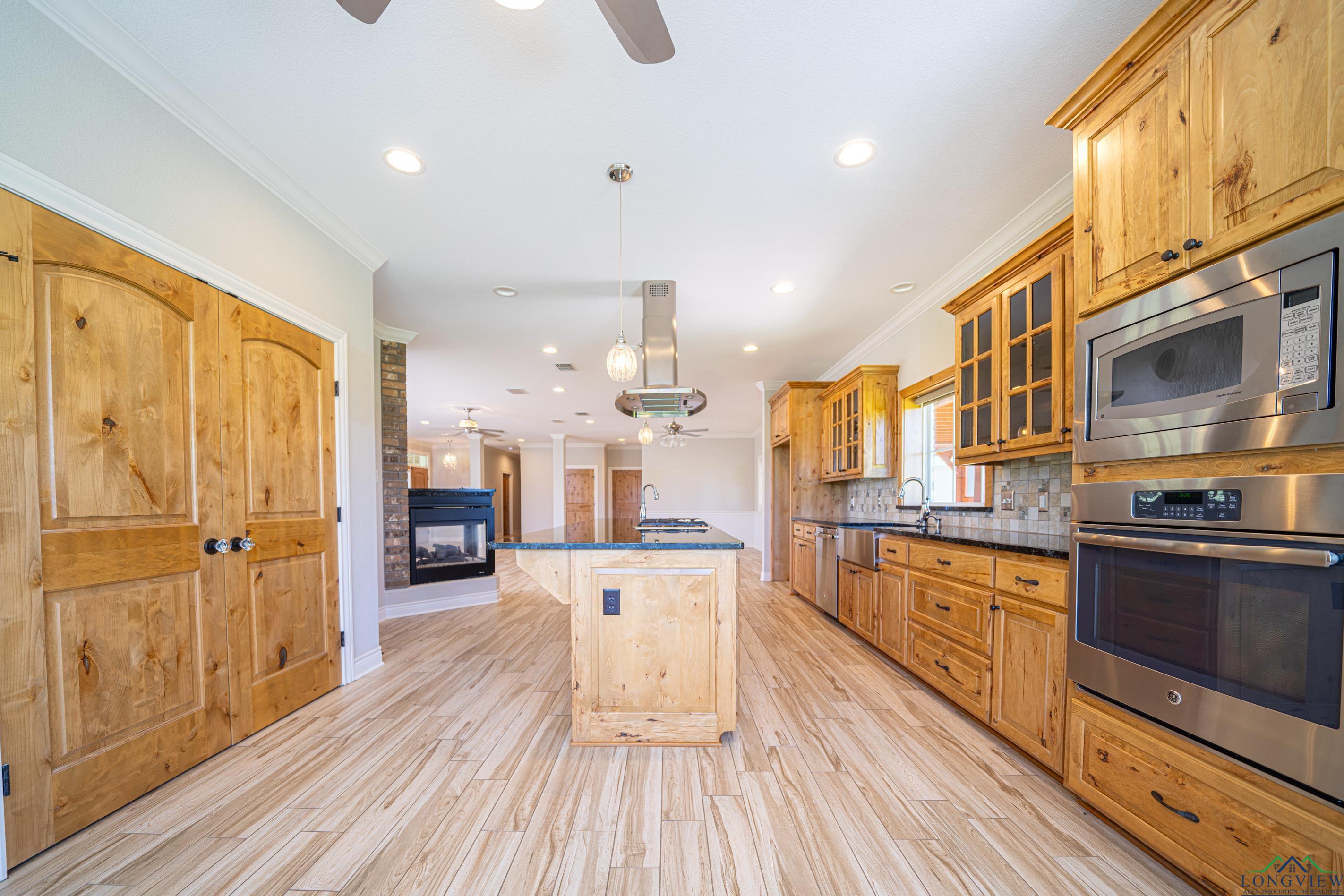 317 Deerfield Rd West