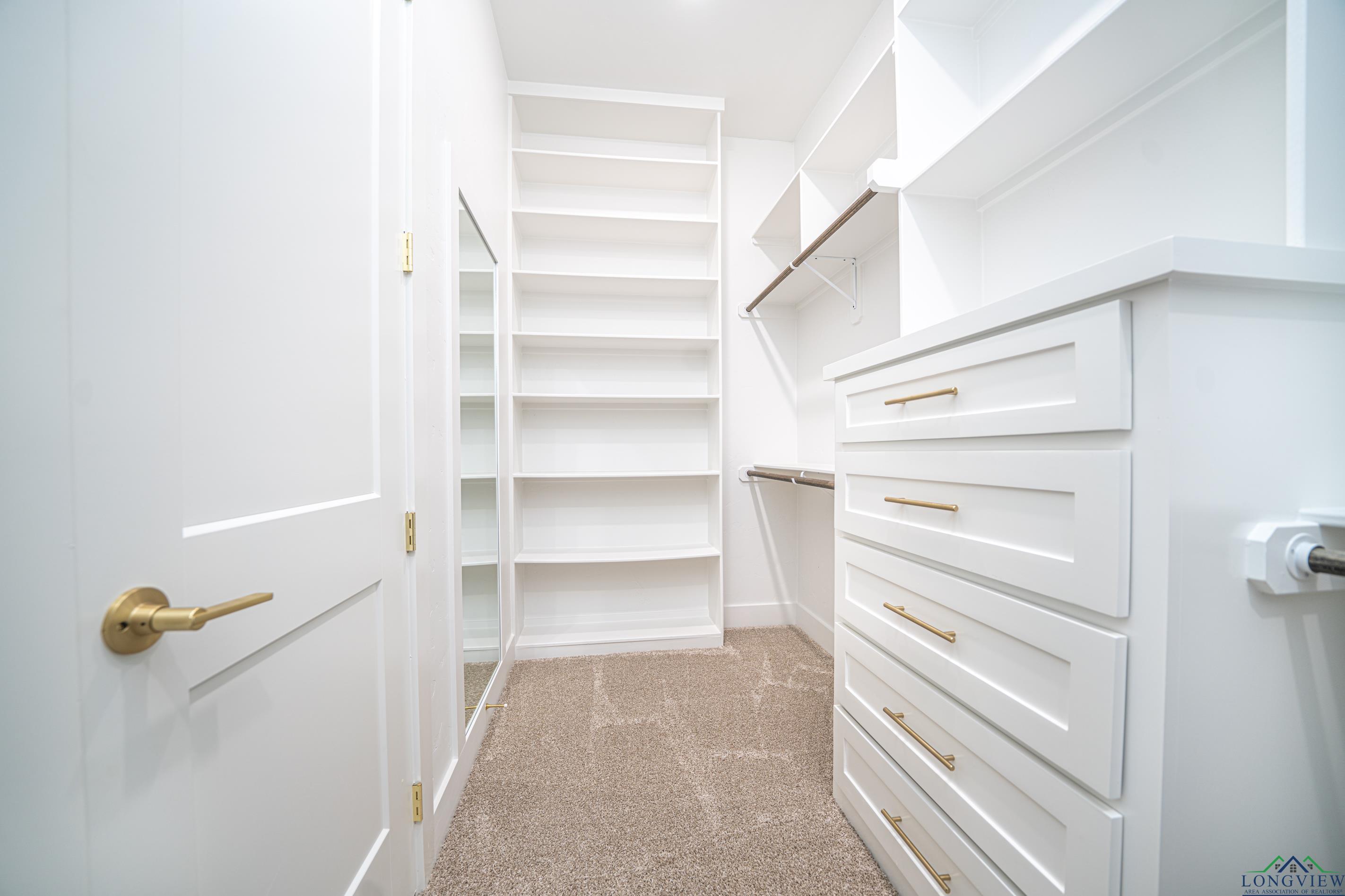 204 Thorn Briar