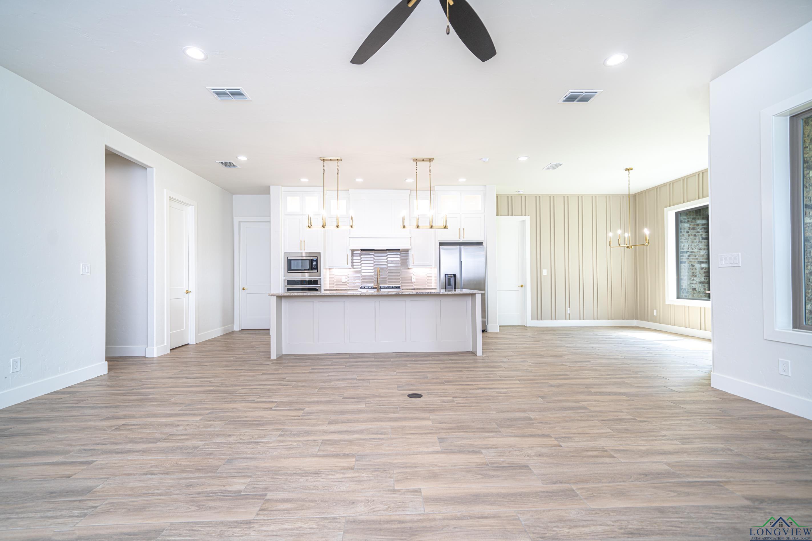 204 Thorn Briar