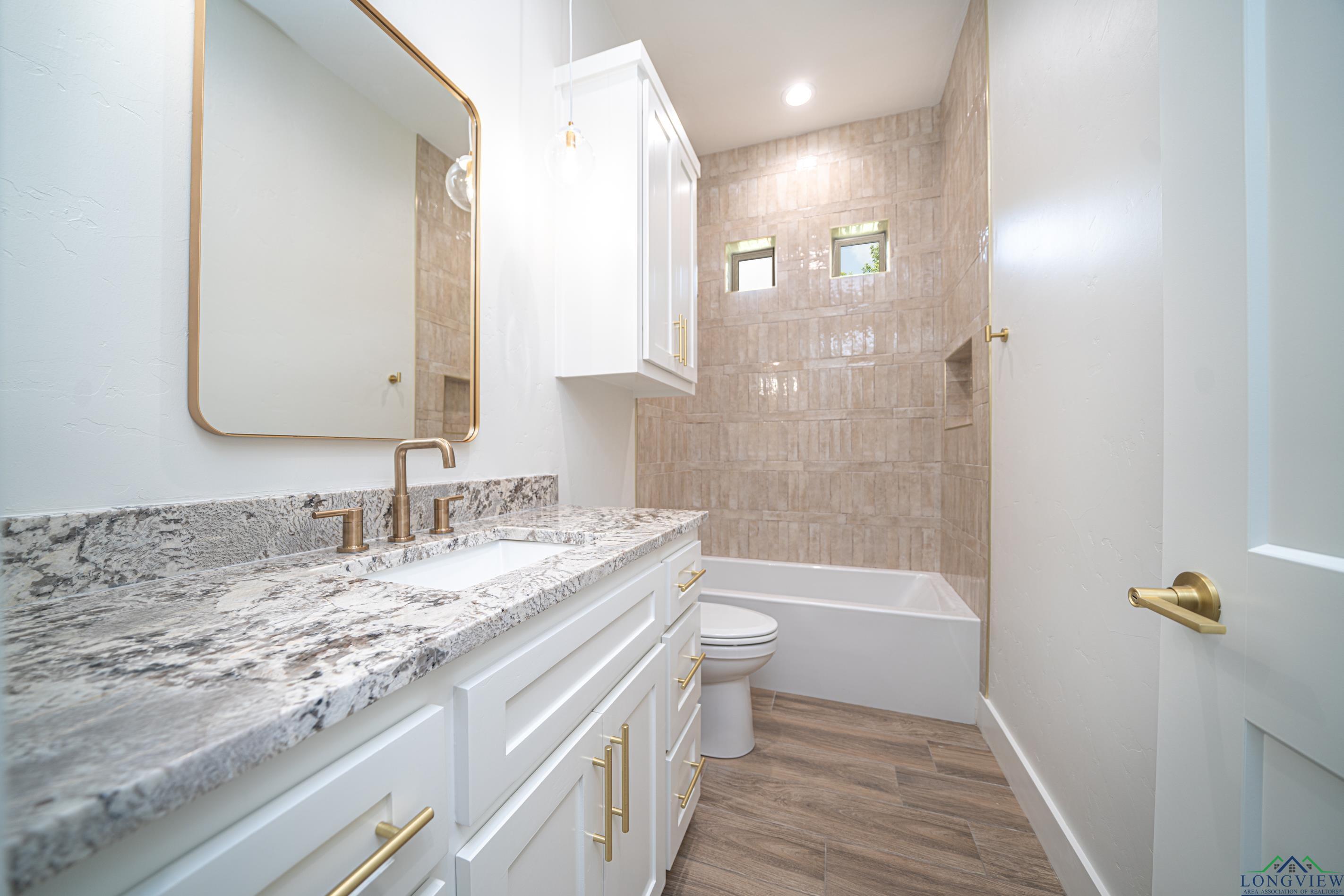 204 Thorn Briar