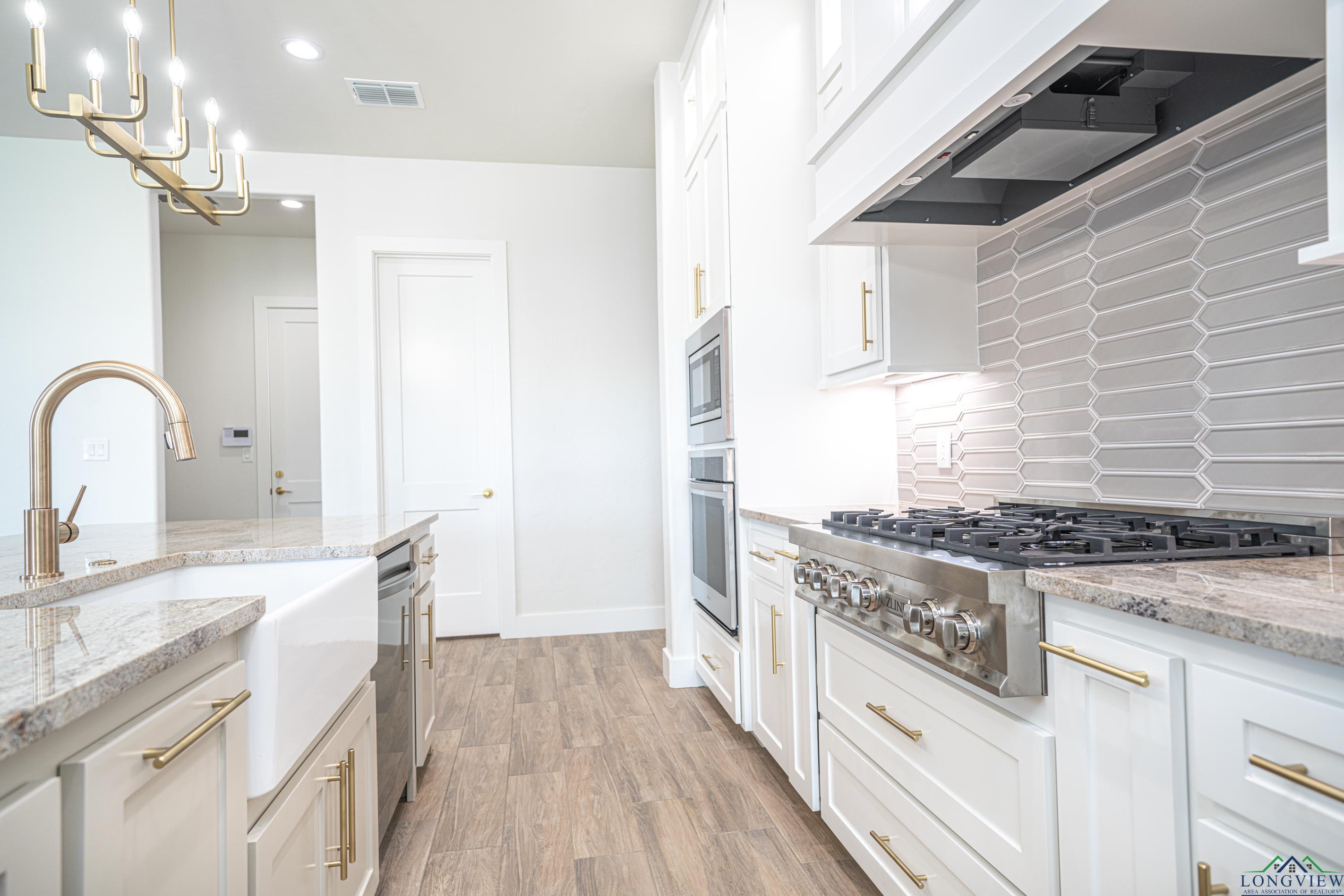 204 Thorn Briar