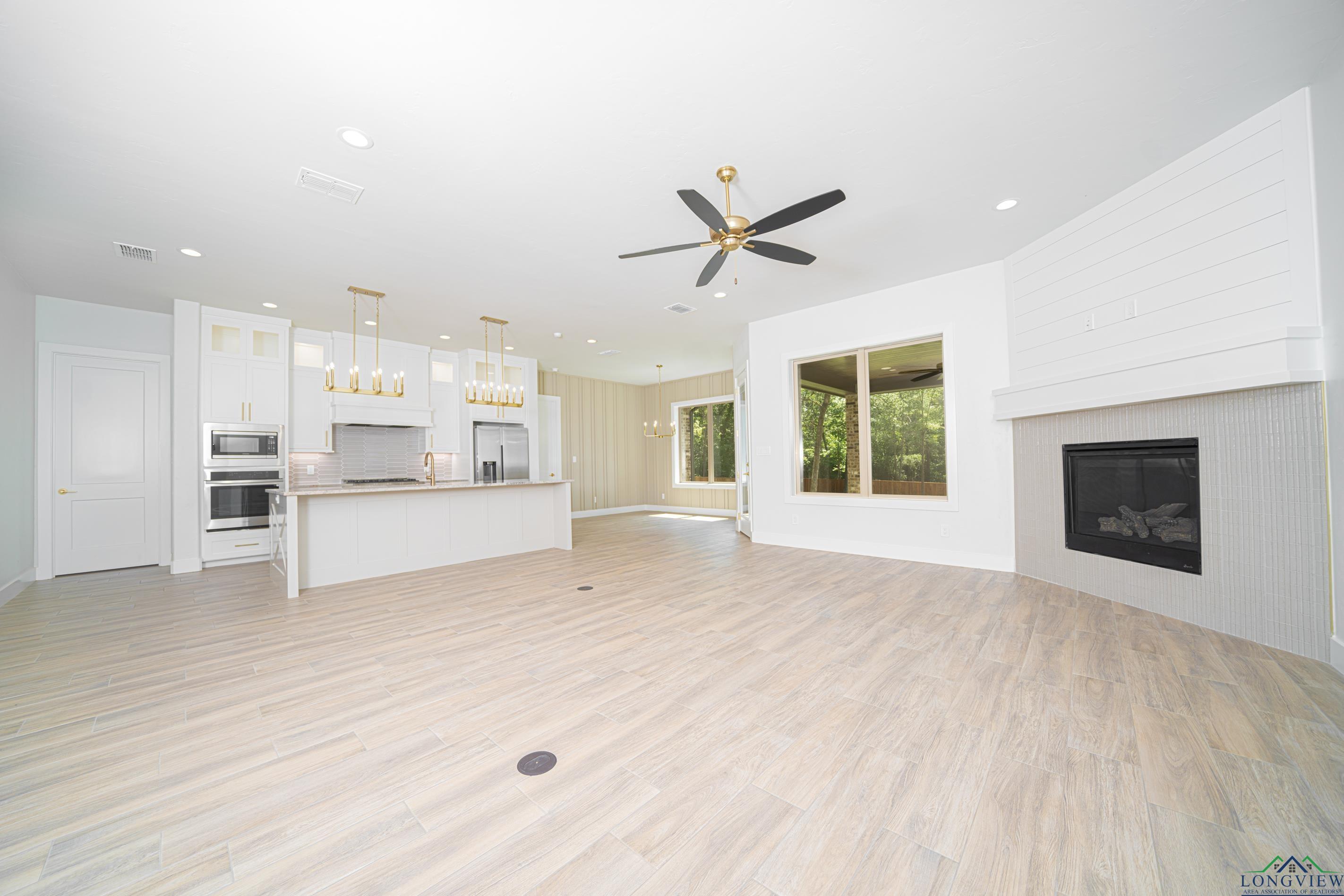 204 Thorn Briar