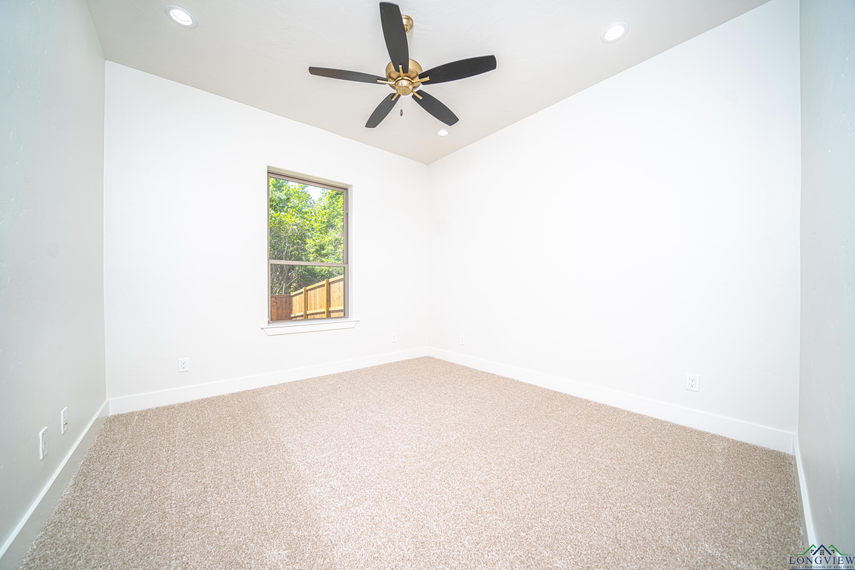 204 Thorn Briar