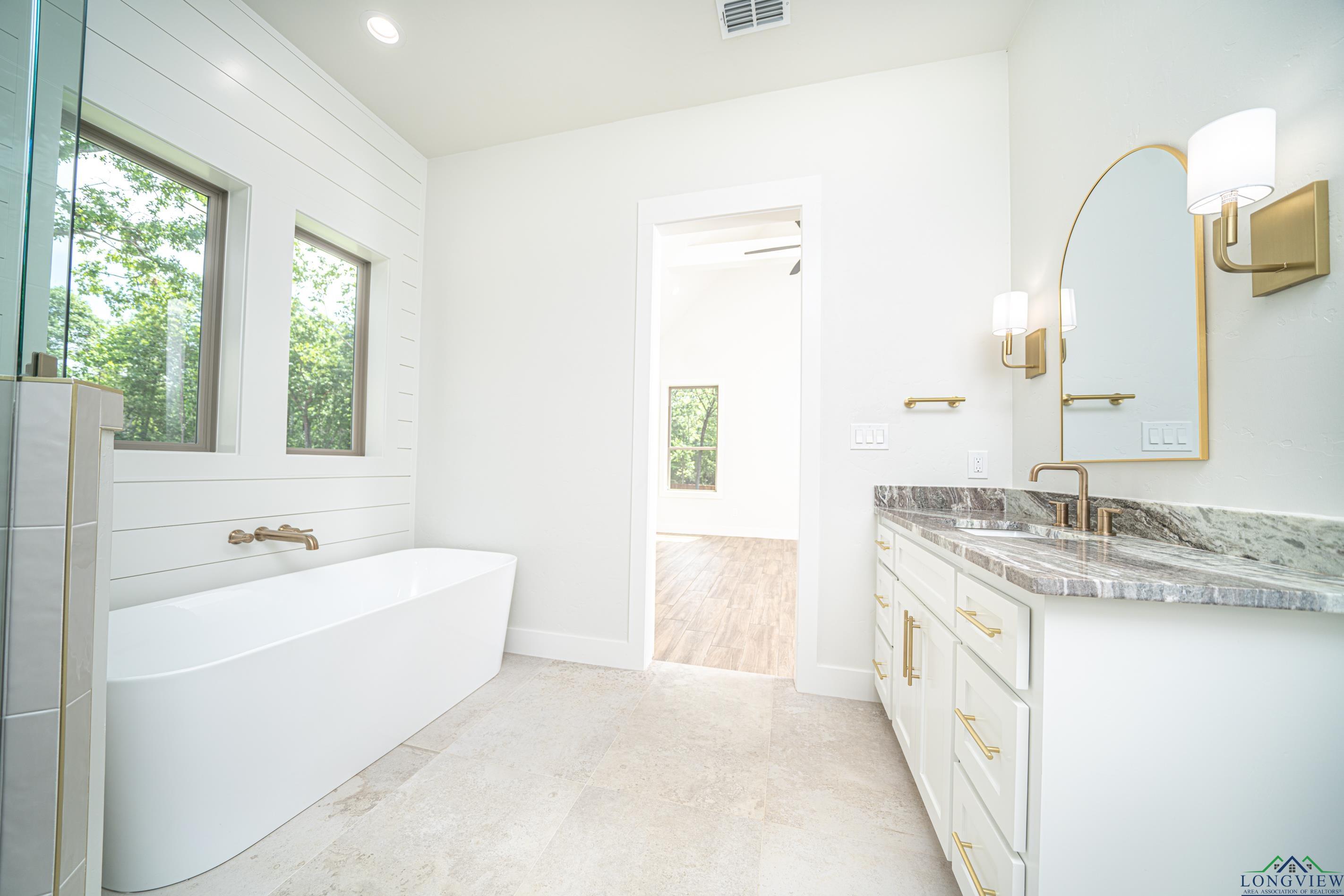 204 Thorn Briar